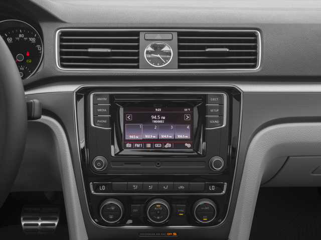 2016 Volkswagen Passat 1.8T R-Line