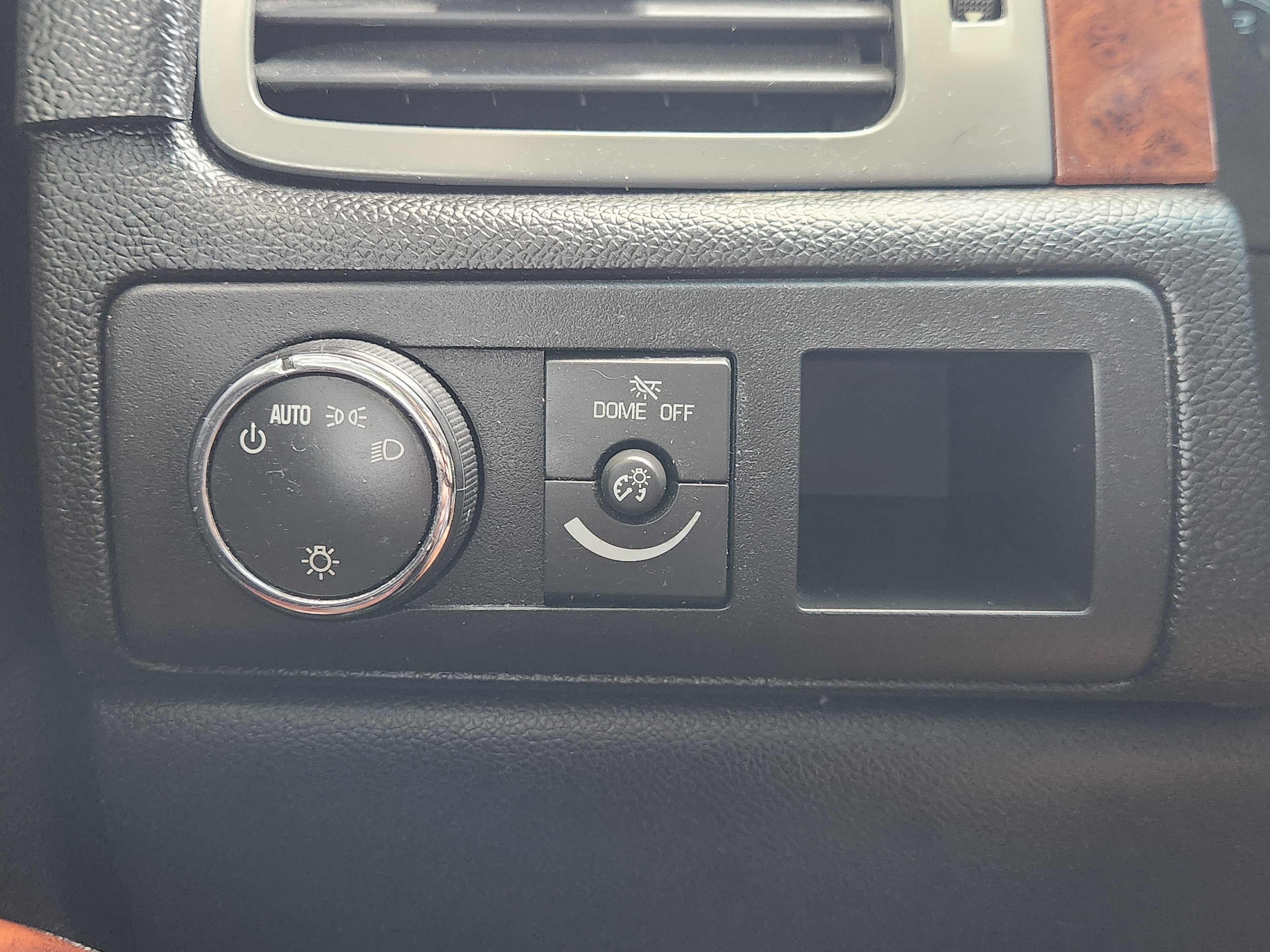 2011 Chevrolet Suburban LS