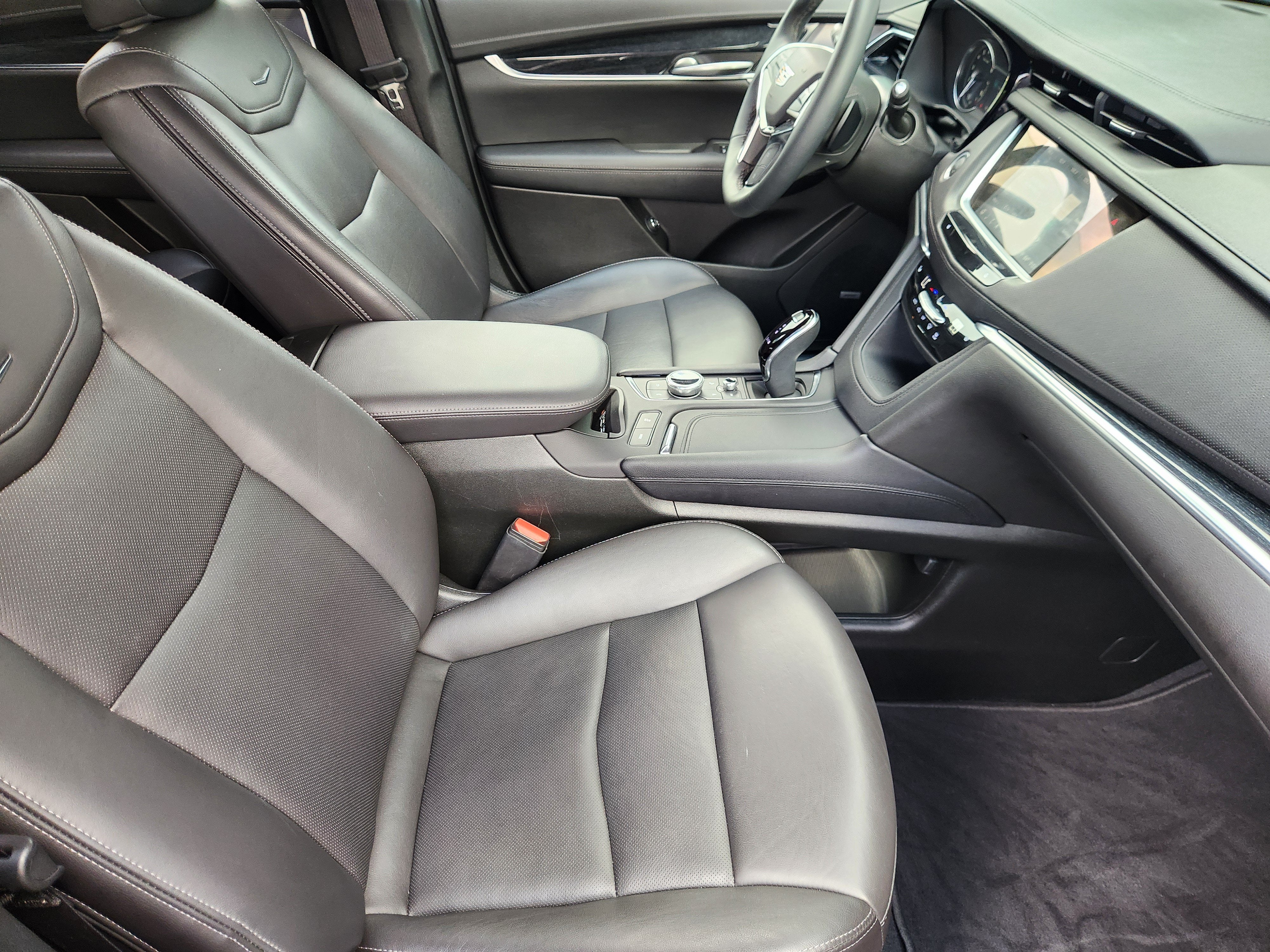 2025 Cadillac XT5 FWD Premium Luxury