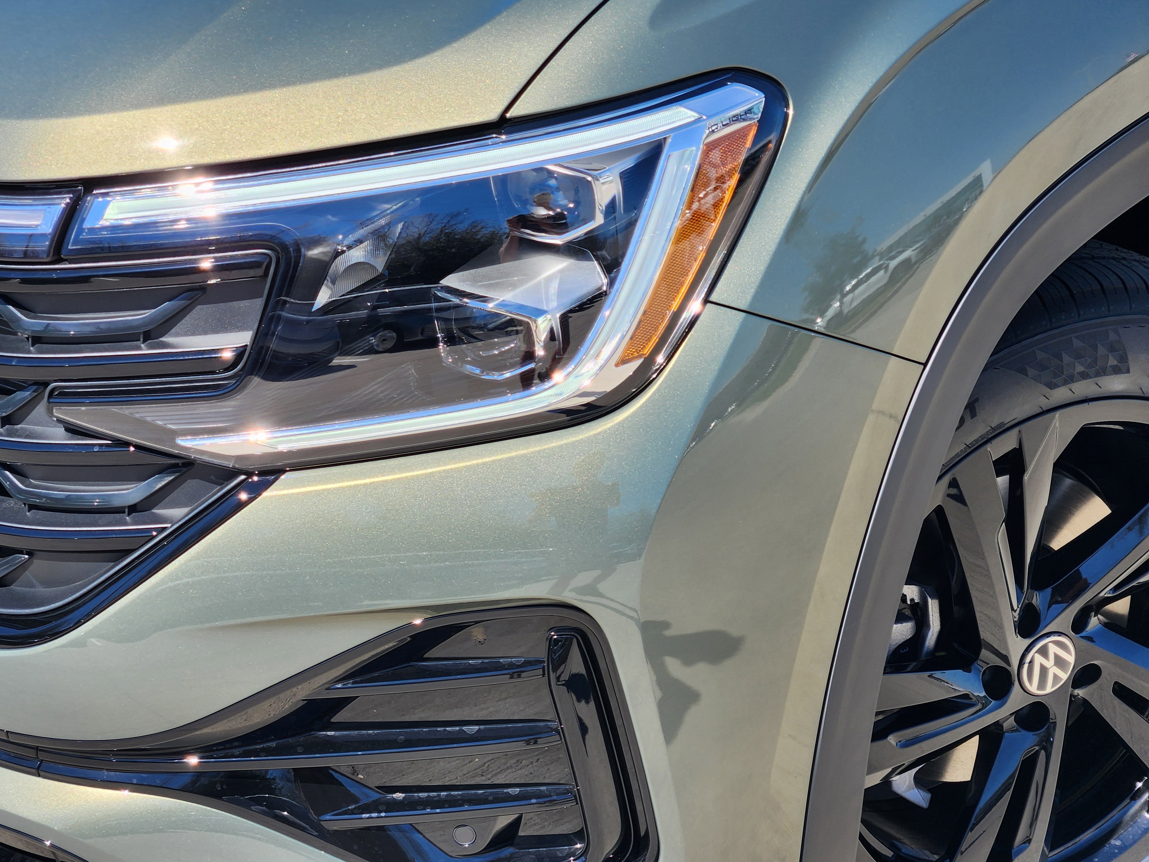 2026 Volkswagen Atlas Cross Sport 2.0T SEL R-Line Black