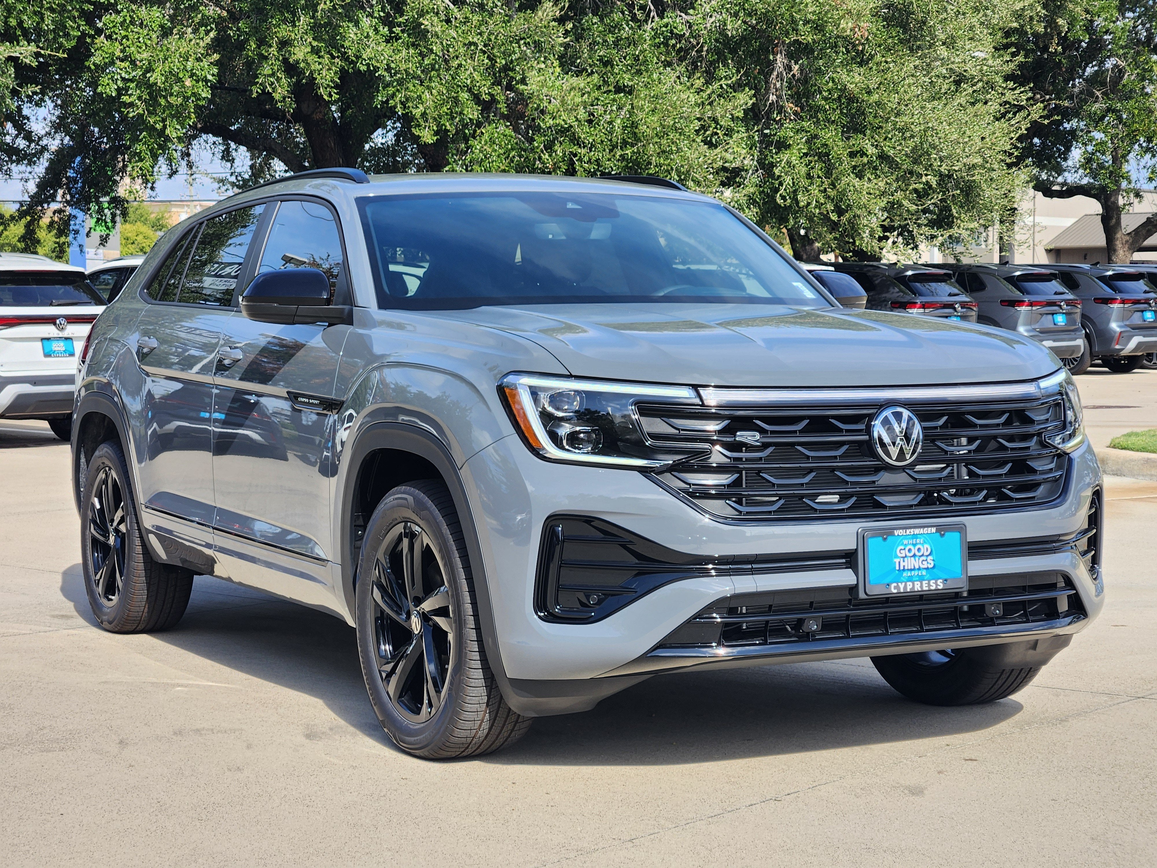 2026 Volkswagen Atlas Cross Sport 2.0T SEL R-Line Black