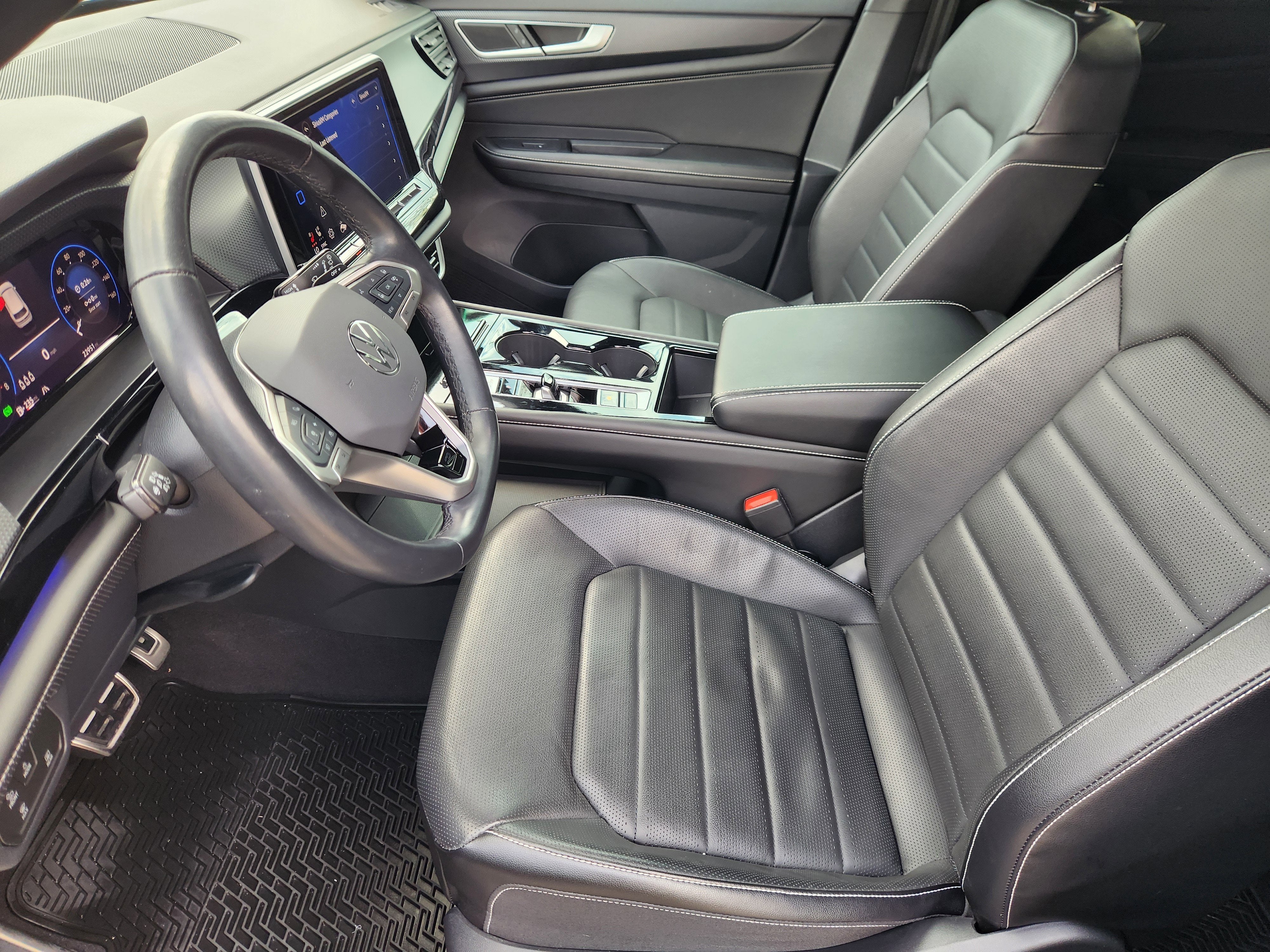 2024 Volkswagen Atlas Cross Sport 2.0T SEL R-Line