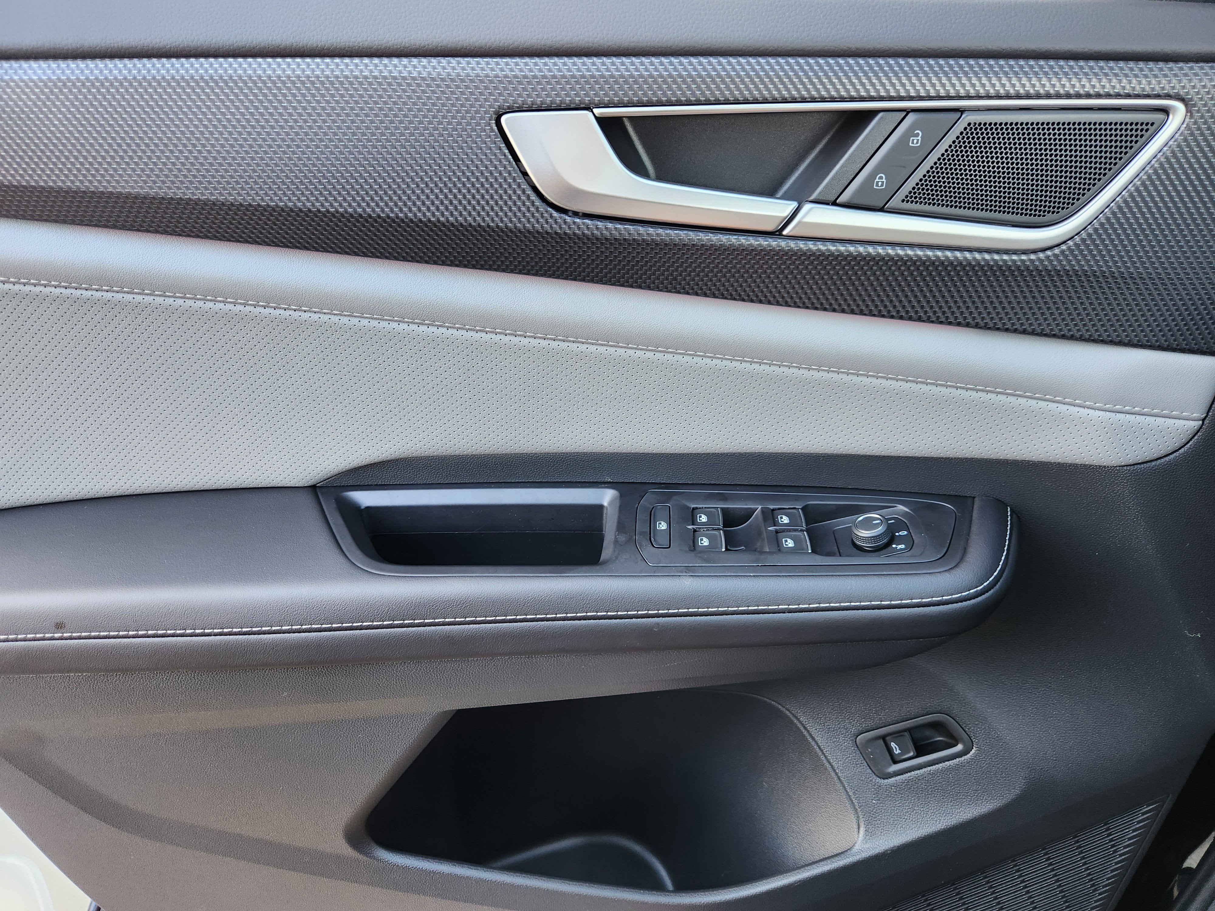 2026 Volkswagen Atlas Cross Sport 2.0T SEL