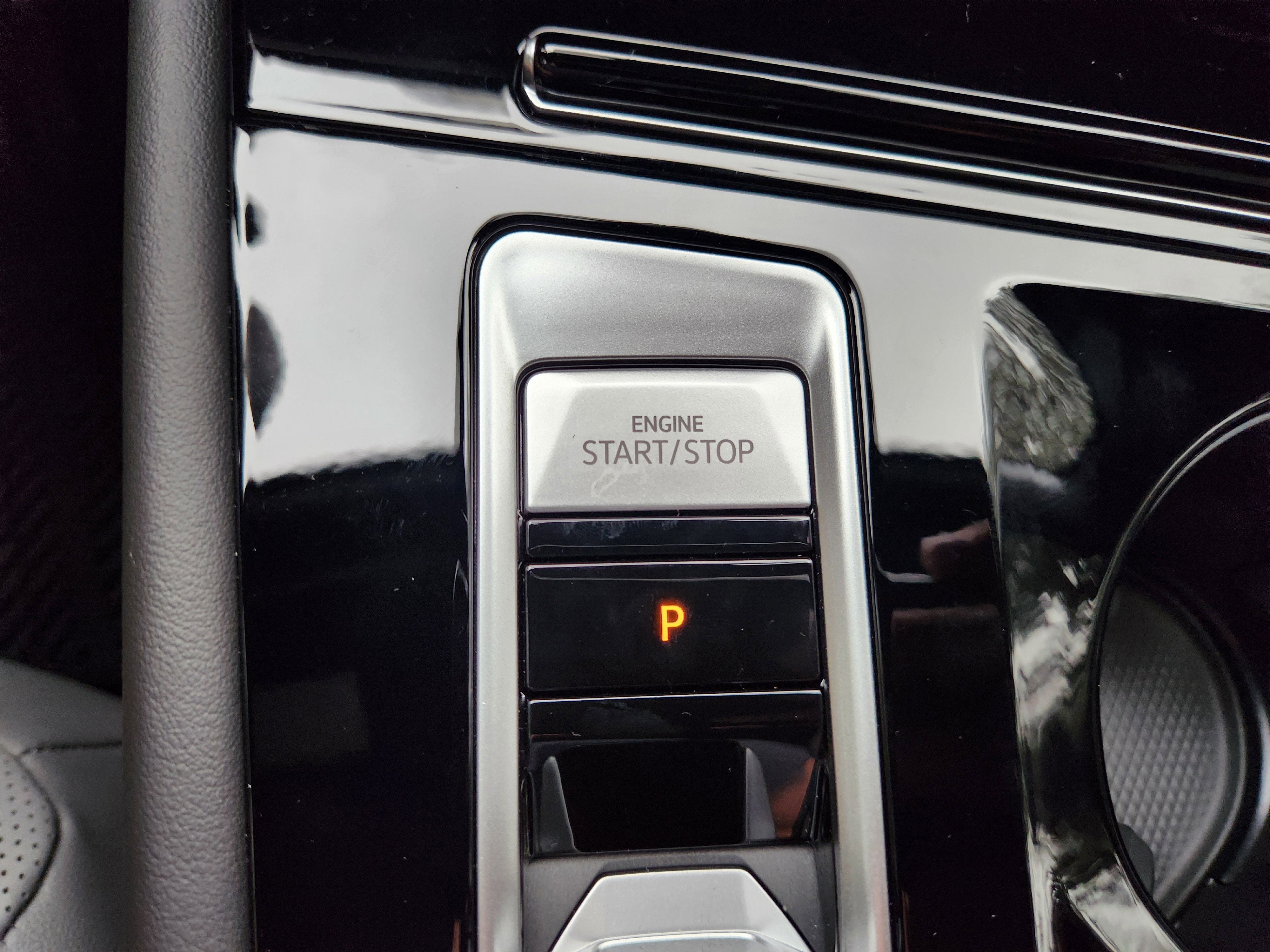 2026 Volkswagen Atlas Cross Sport 2.0T SEL