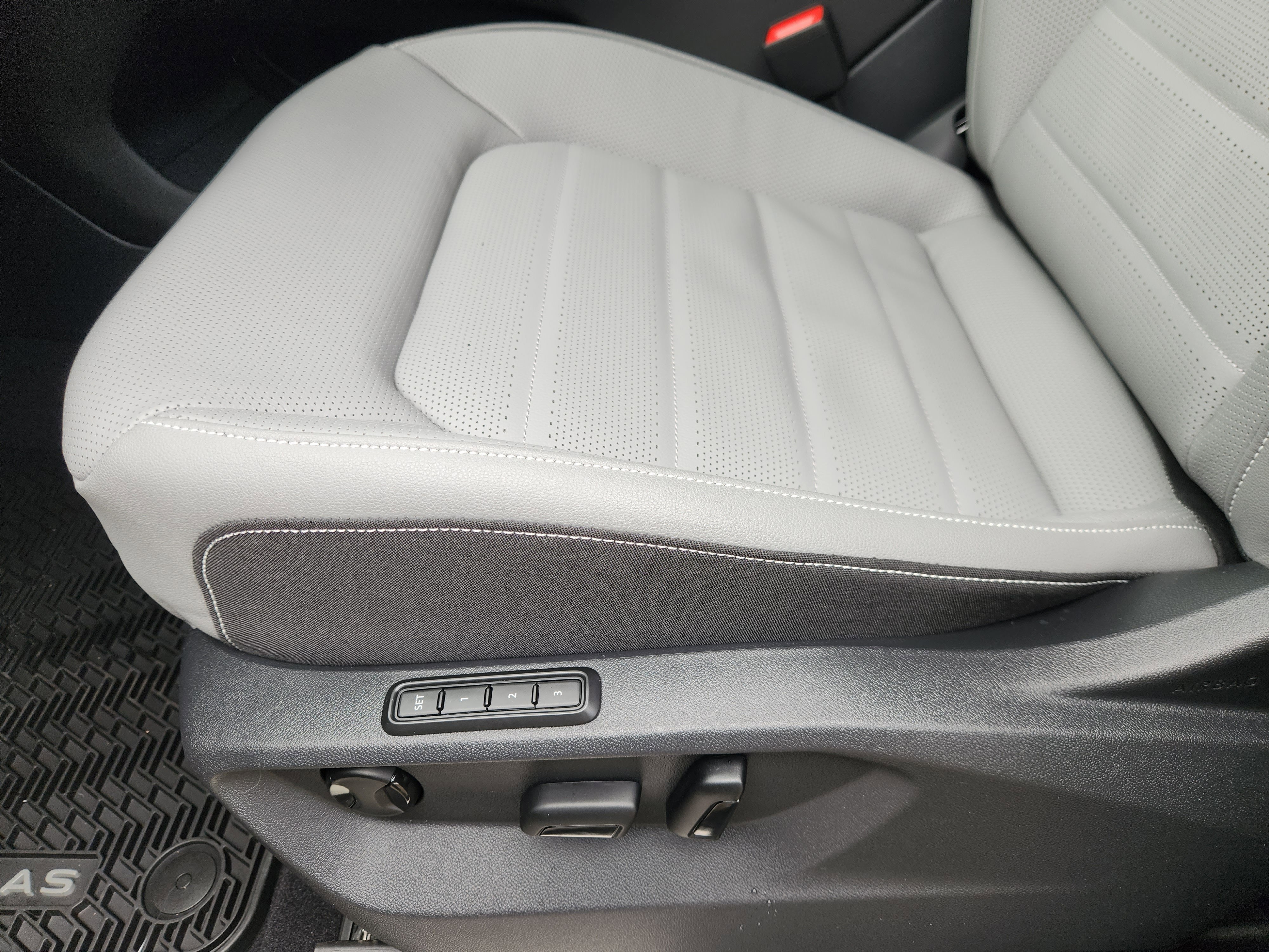 2026 Volkswagen Atlas Cross Sport 2.0T SEL