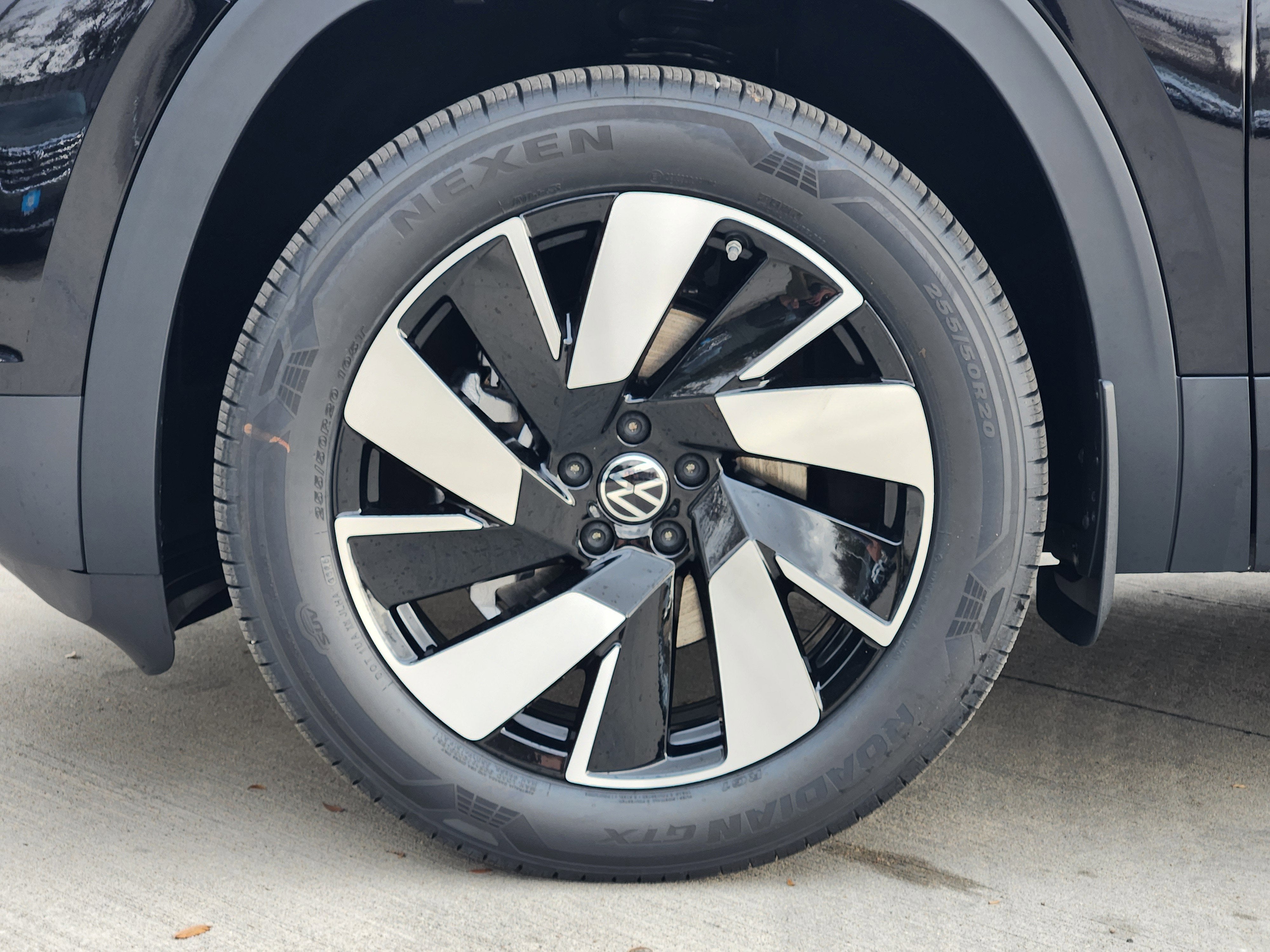 2026 Volkswagen Atlas Cross Sport 2.0T SEL