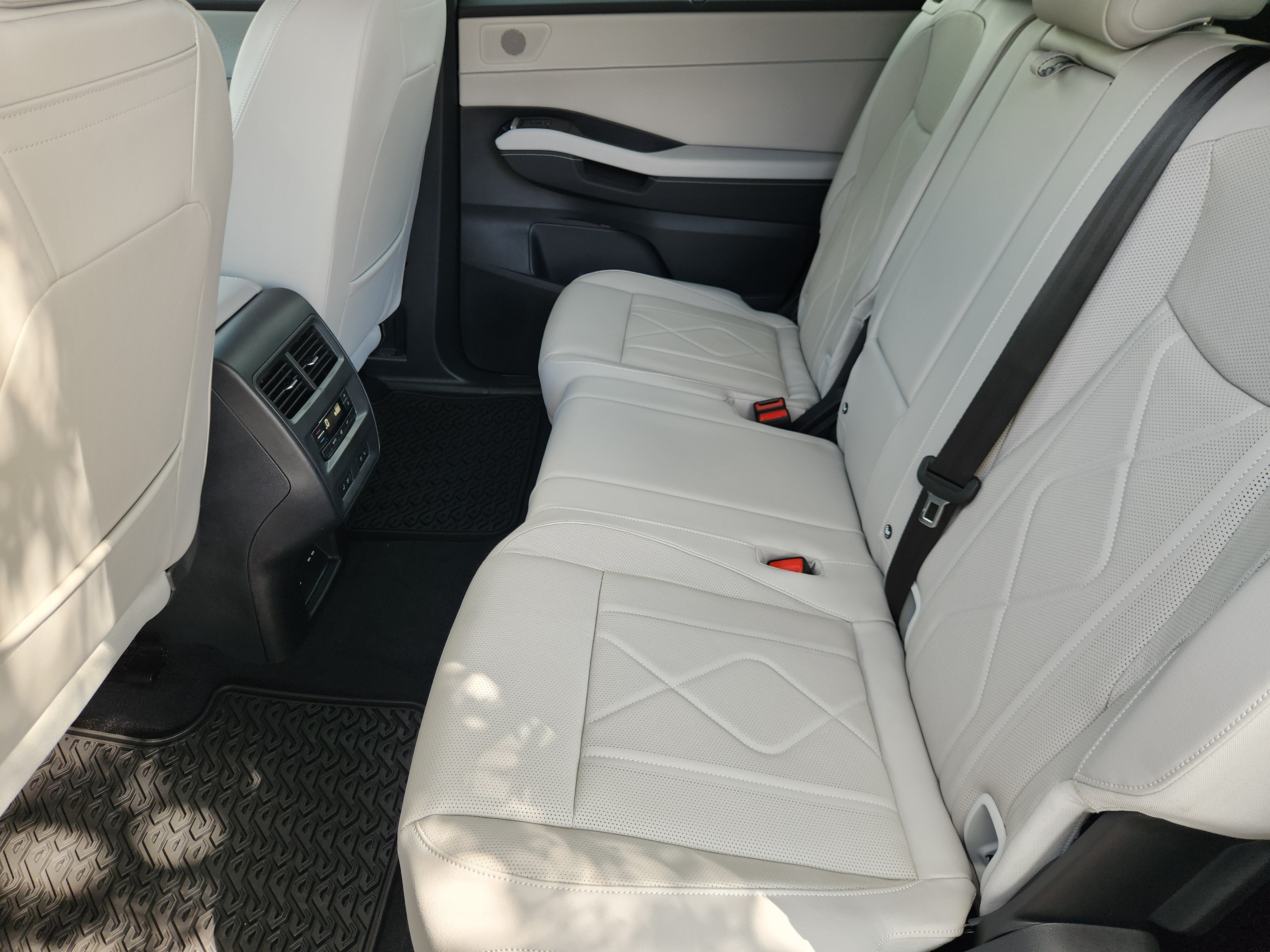 2027 Volkswagen Atlas SEL R-Line