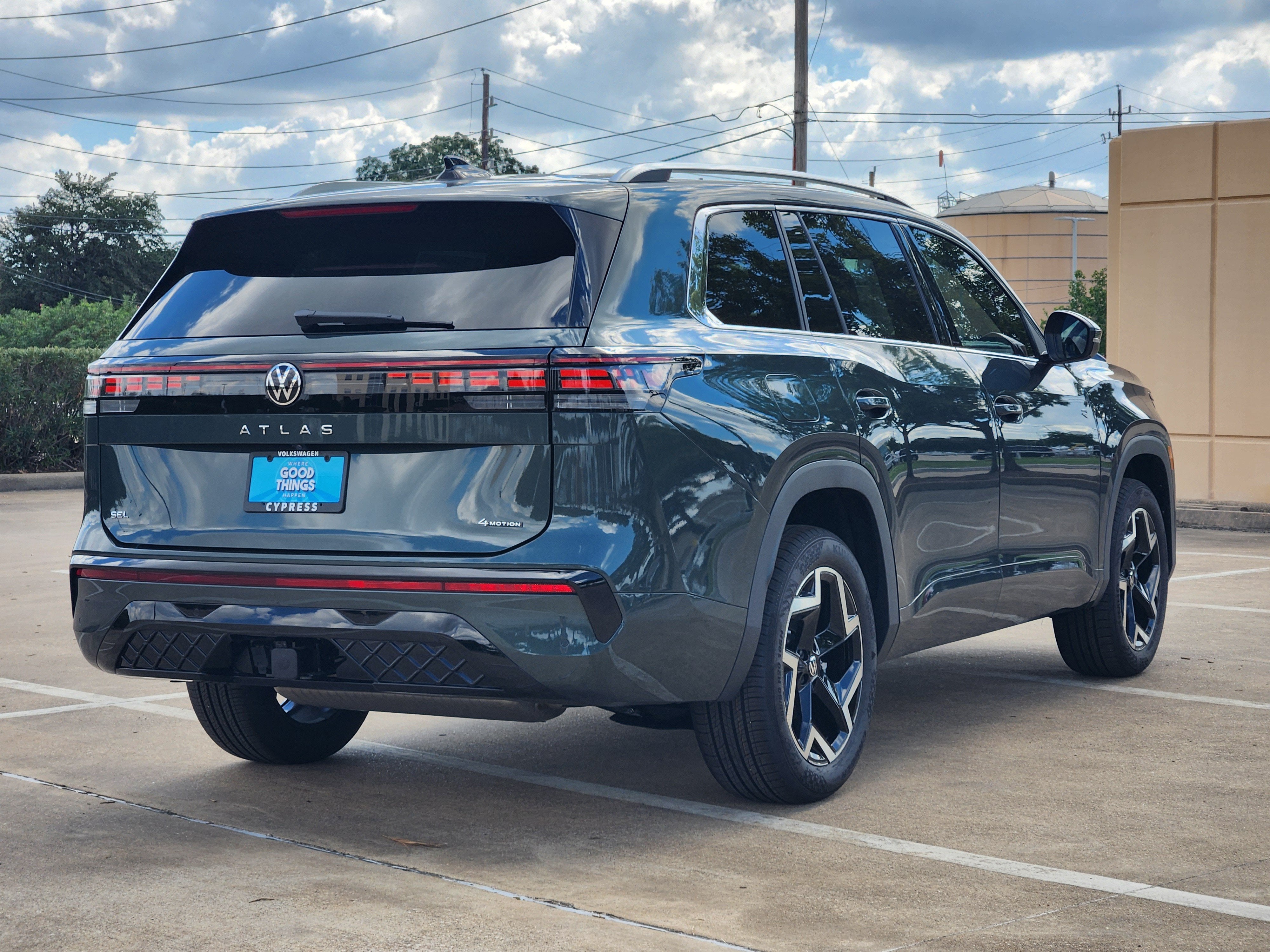 2027 Volkswagen Atlas SEL R-Line