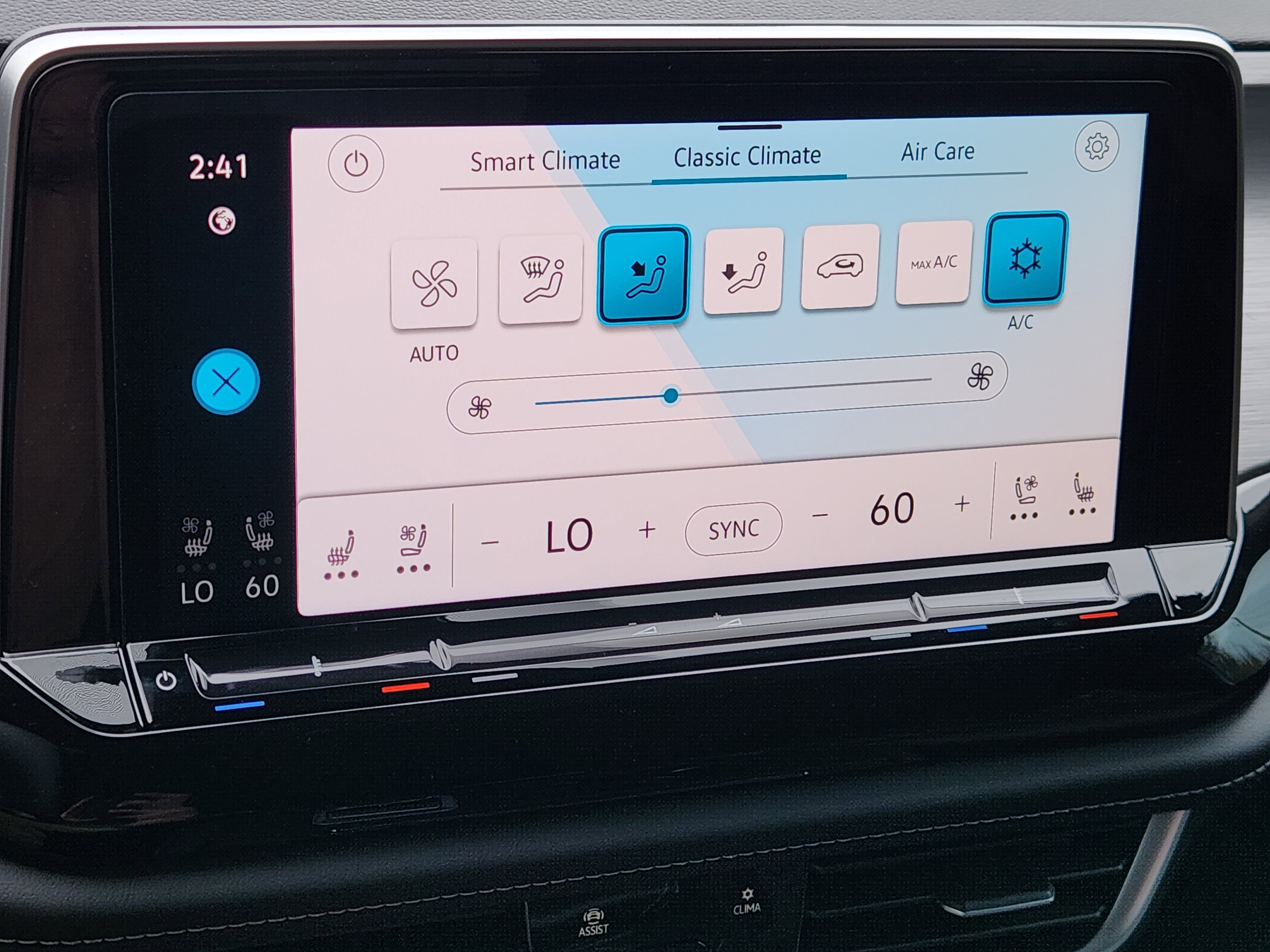 2026 Volkswagen Atlas Cross Sport 2.0T SE