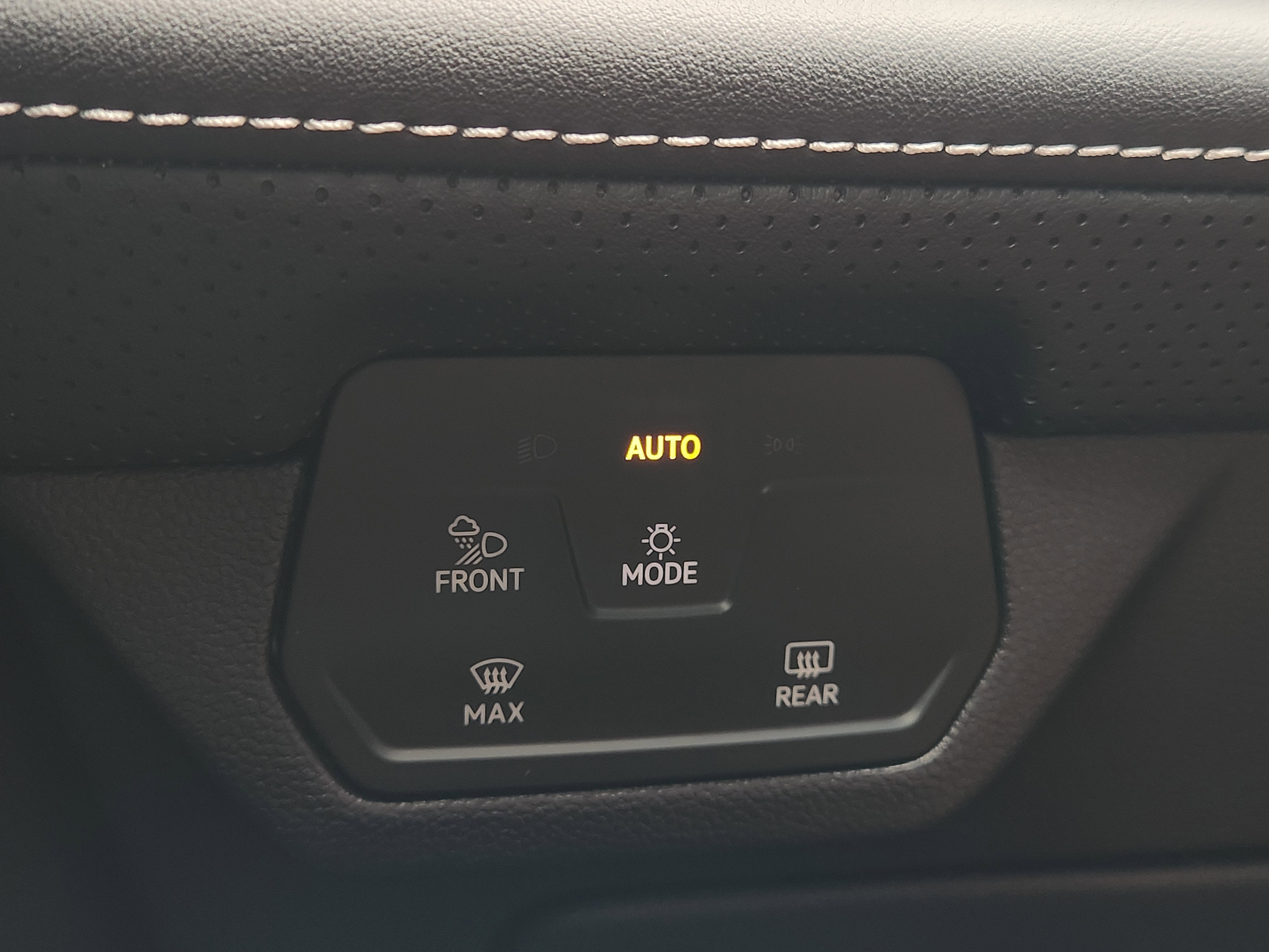 2026 Volkswagen Atlas Cross Sport Base