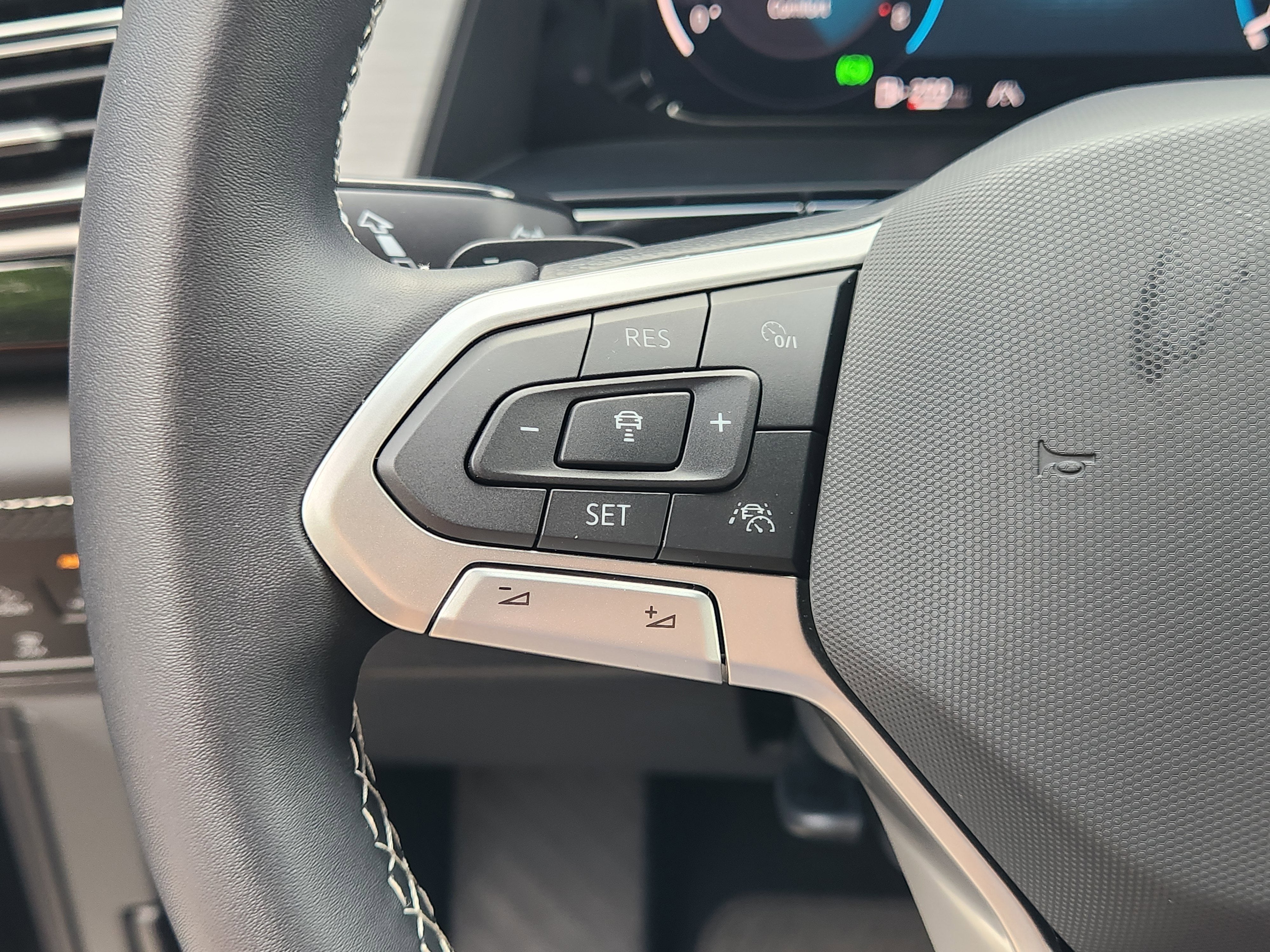 2026 Volkswagen Atlas Cross Sport Base