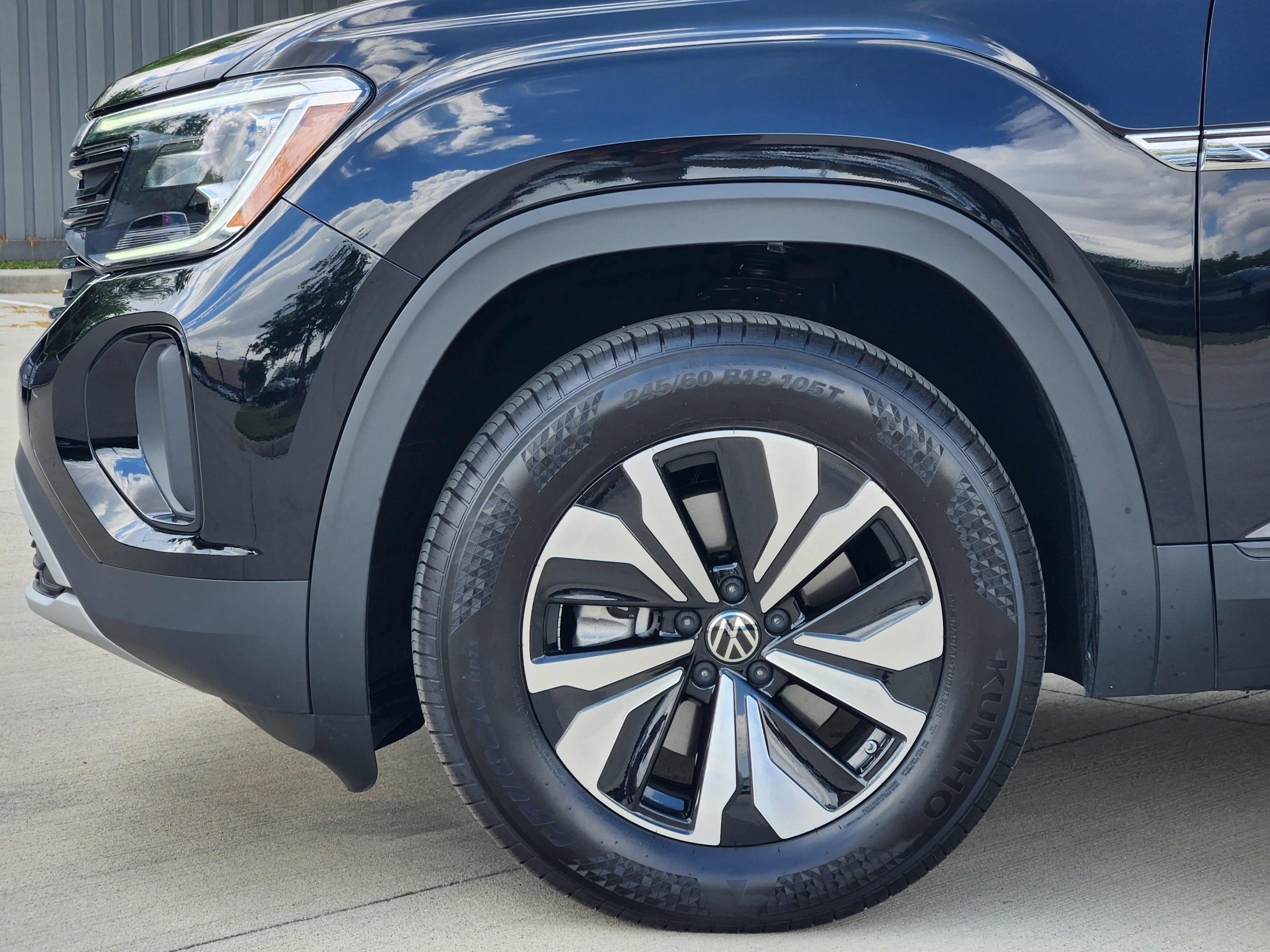 2026 Volkswagen Atlas Cross Sport Base