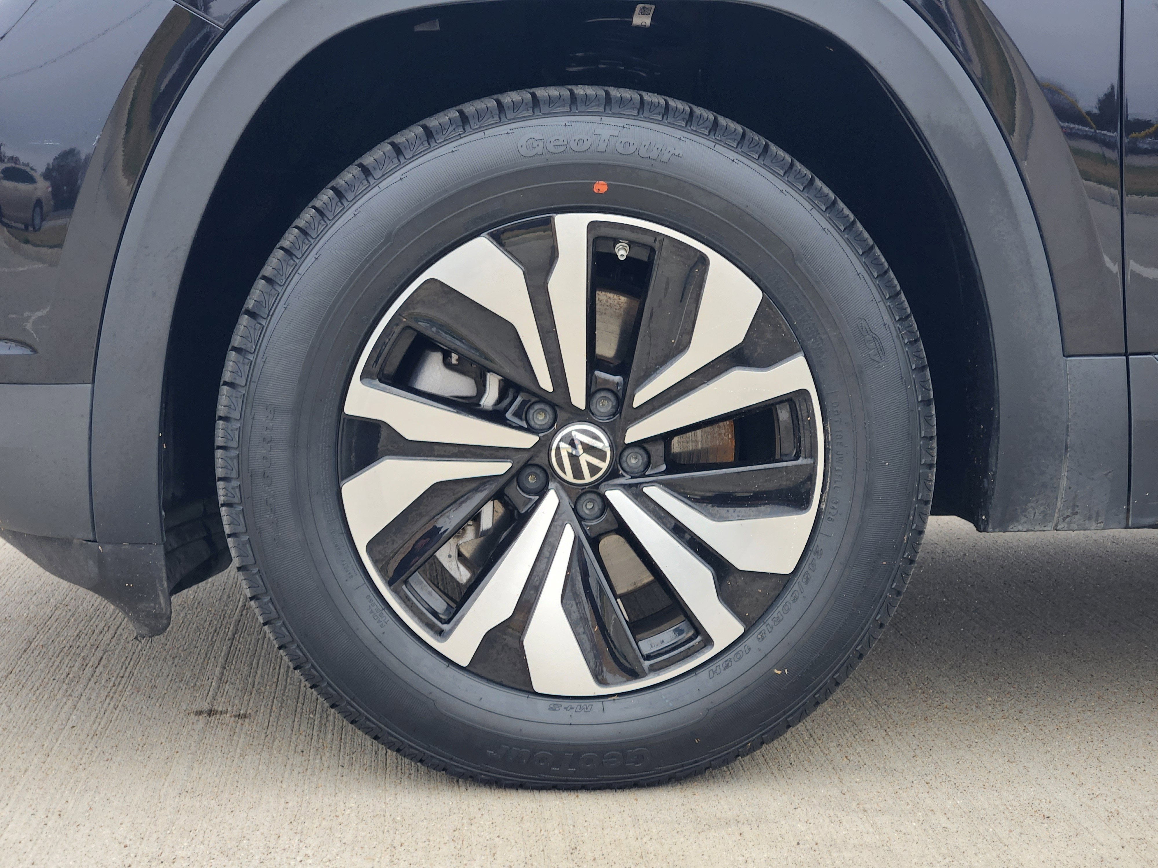 2024 Volkswagen Atlas Cross Sport 2.0T SE