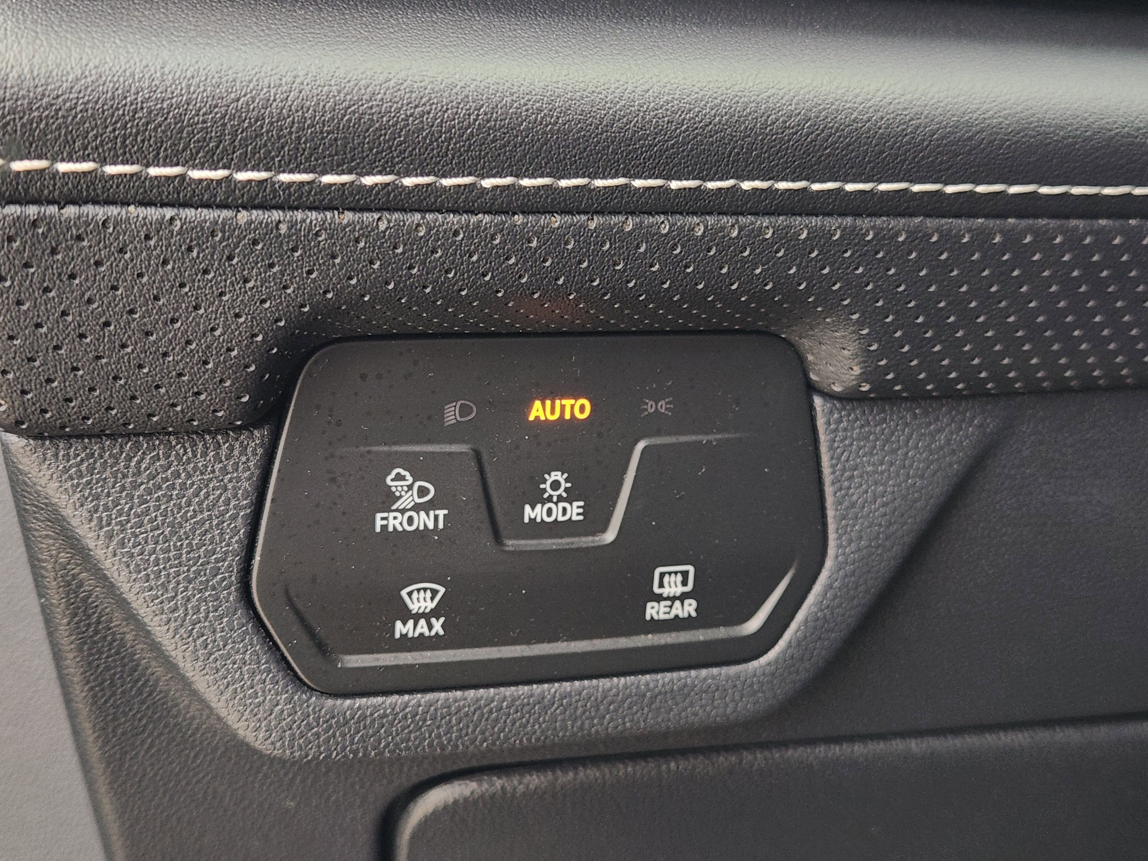 2024 Volkswagen Atlas Cross Sport 2.0T SE