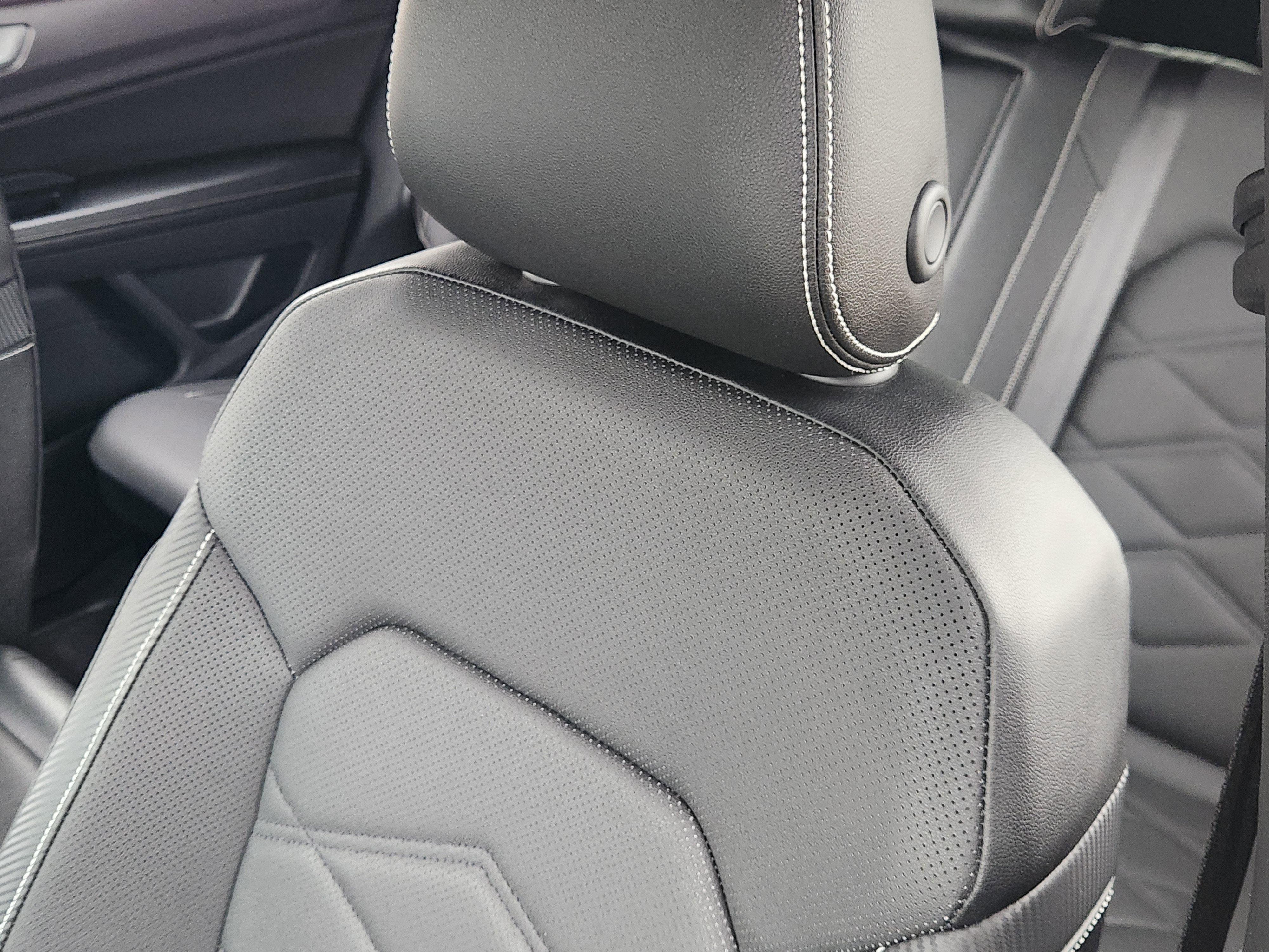 2024 Volkswagen Atlas Cross Sport 2.0T SE