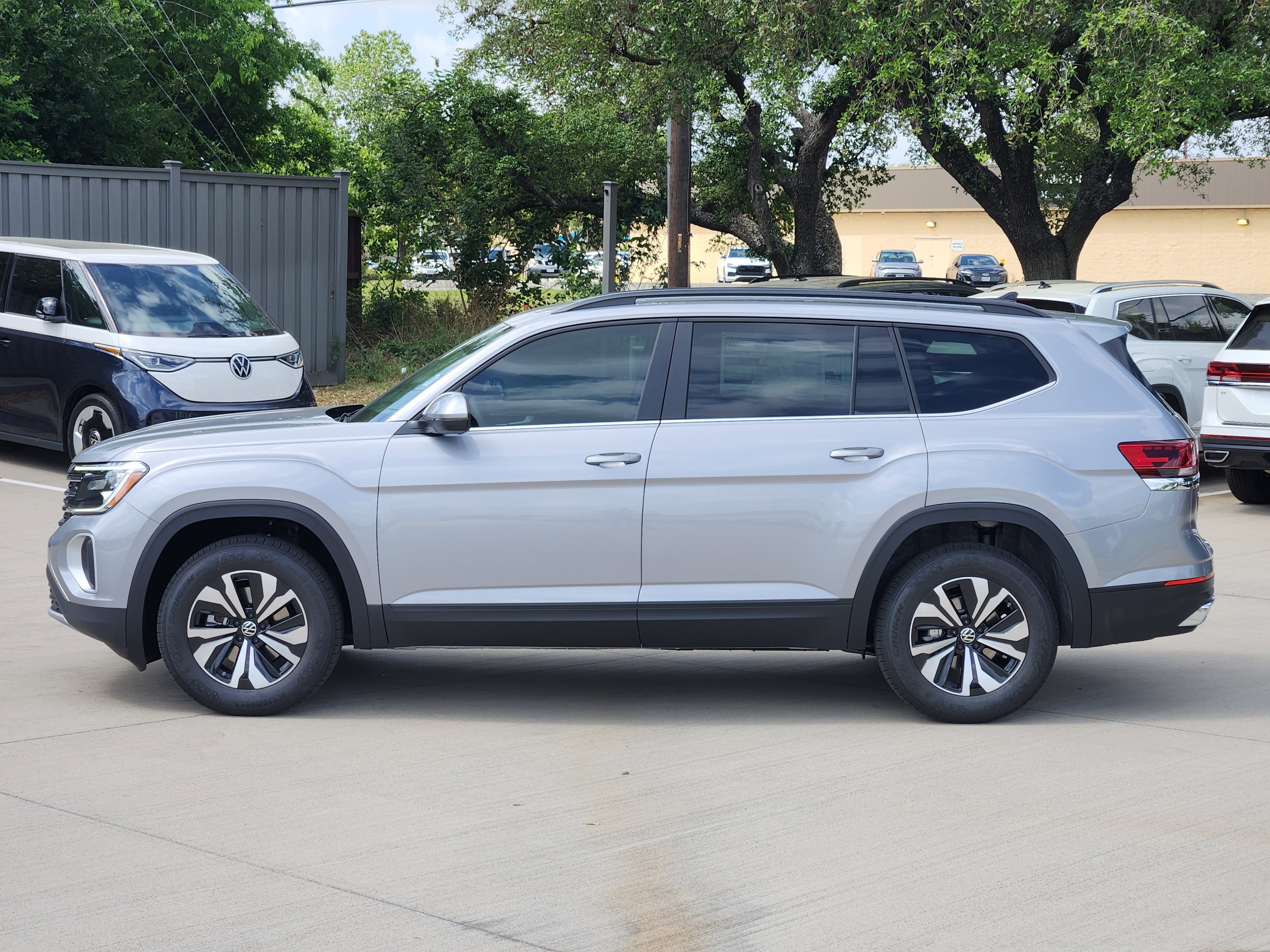 2026 Volkswagen Atlas 2.0T SE