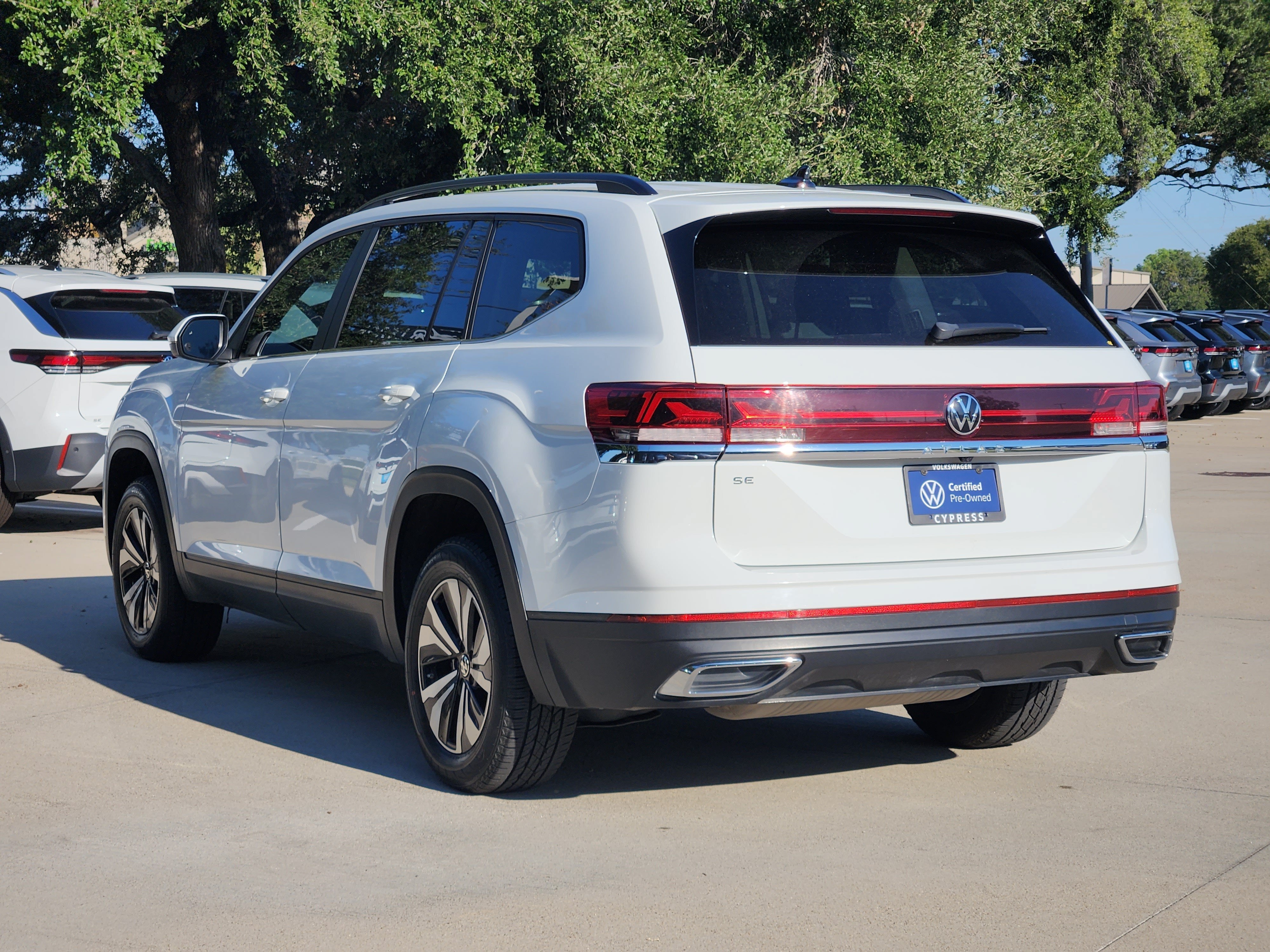 2024 Volkswagen Atlas 2.0T SE