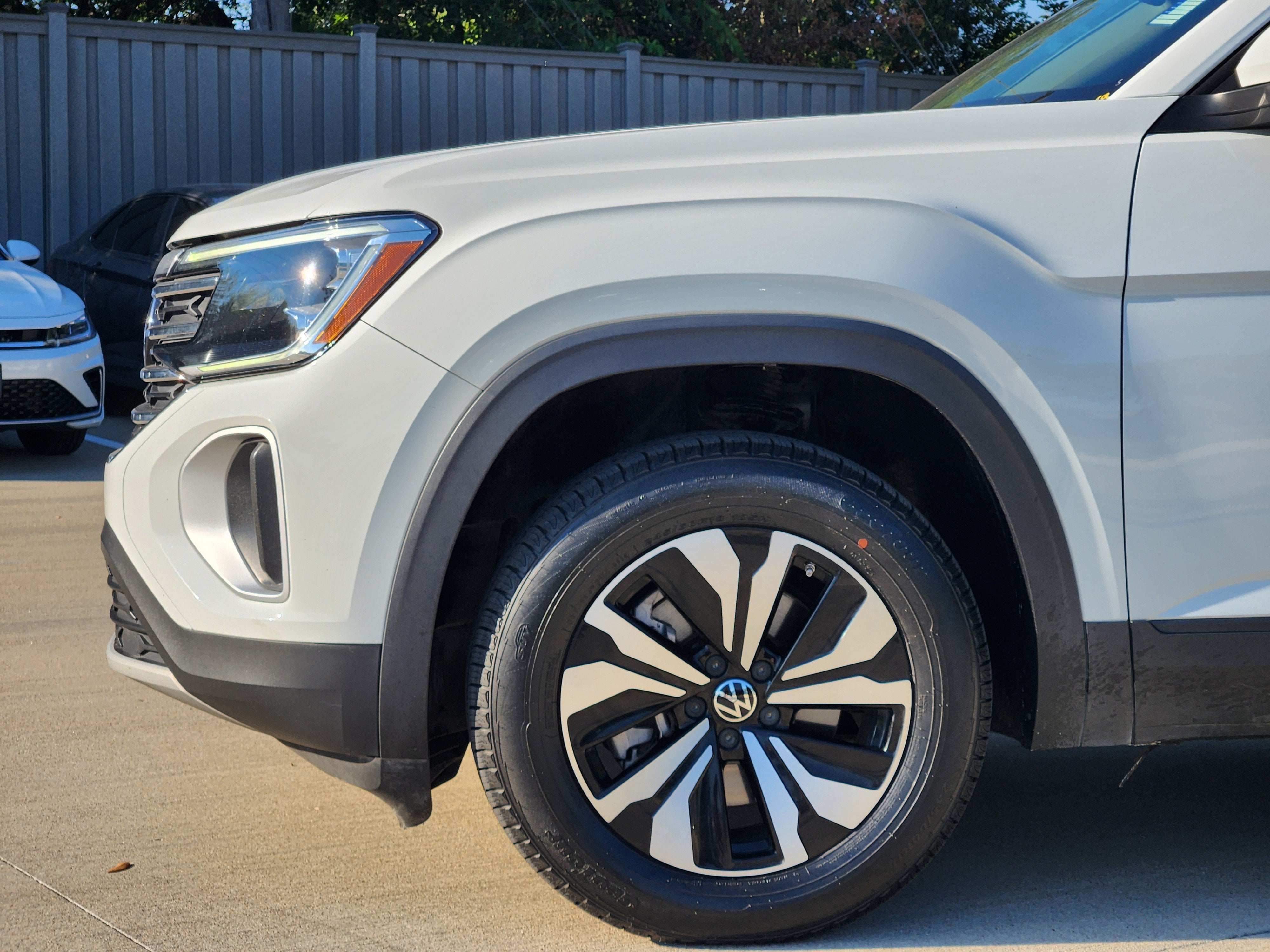 2024 Volkswagen Atlas 2.0T SE