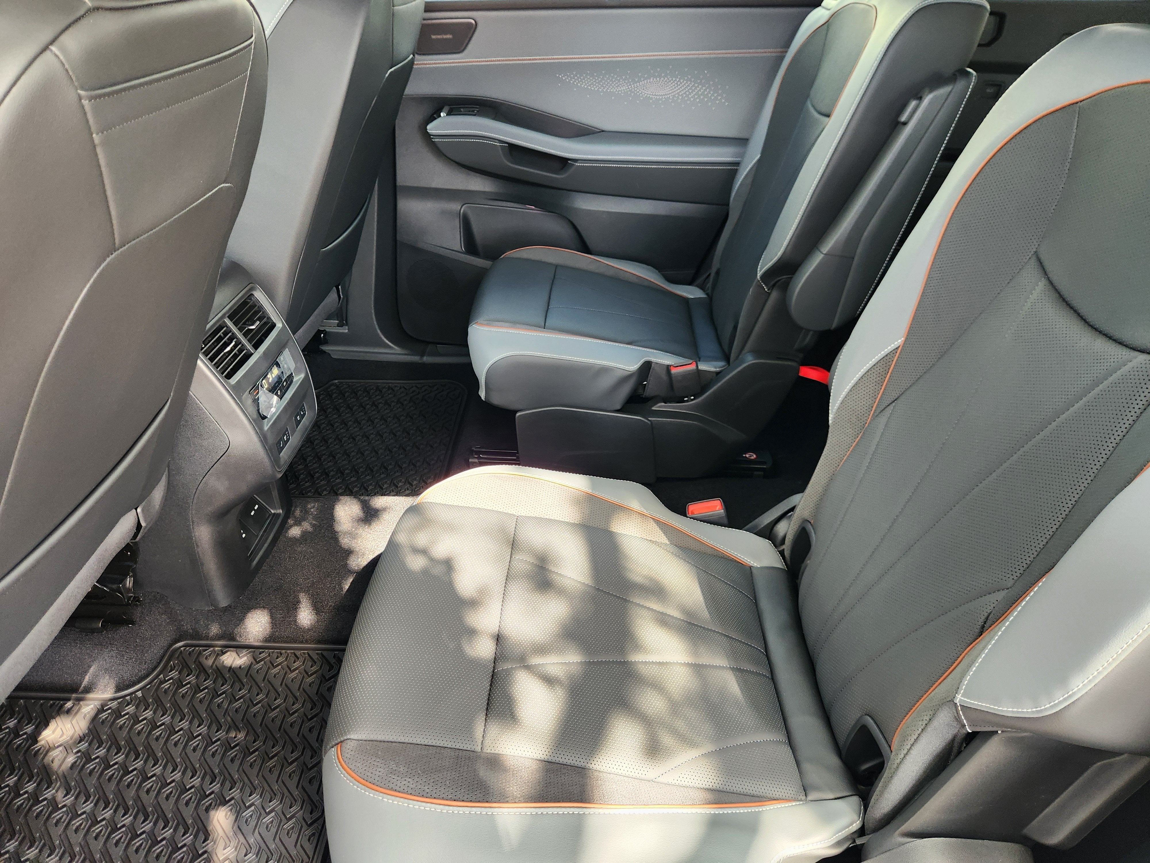 2027 Volkswagen Atlas SEL Premium R-Line