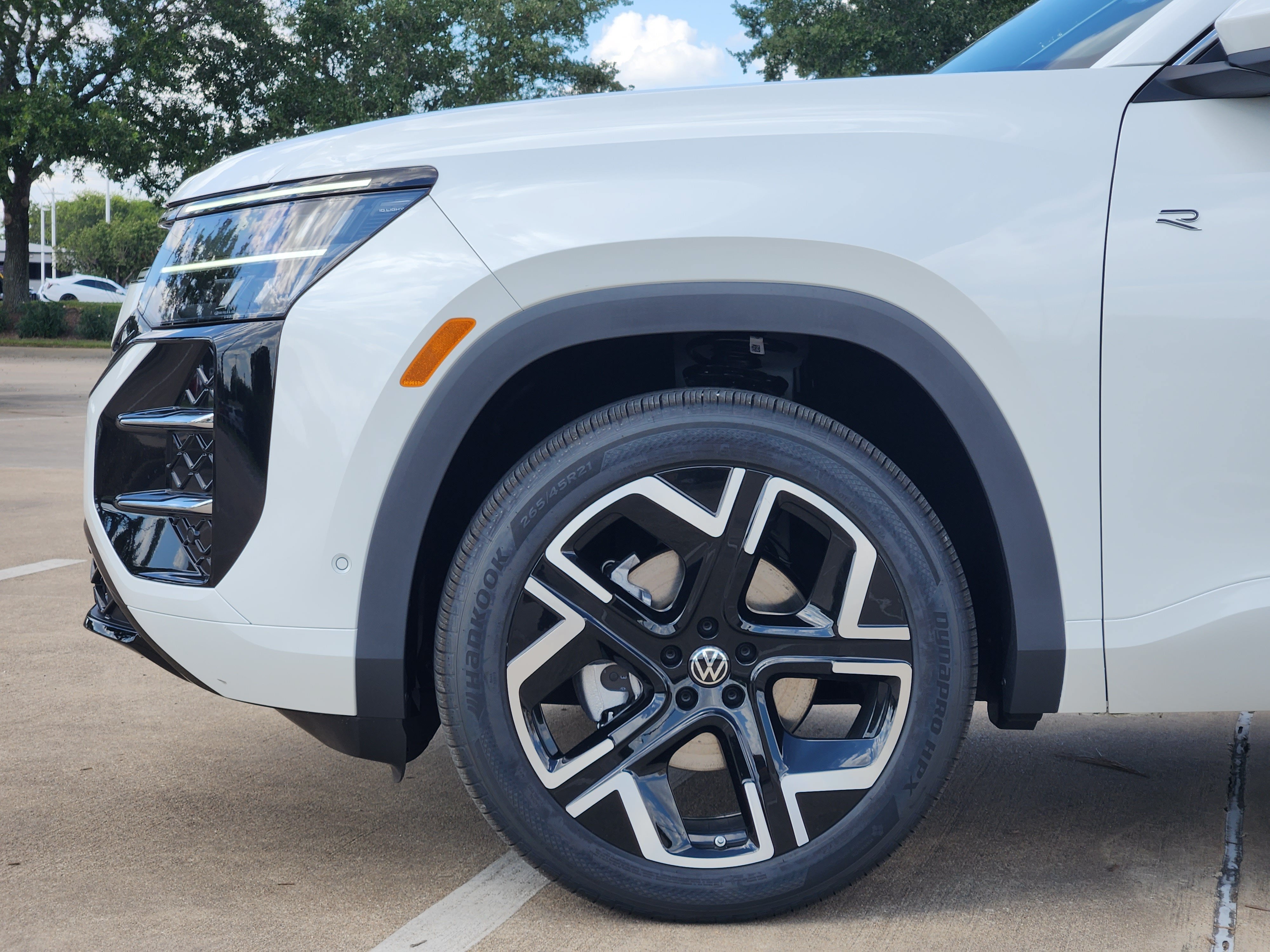 2027 Volkswagen Atlas SEL Premium R-Line