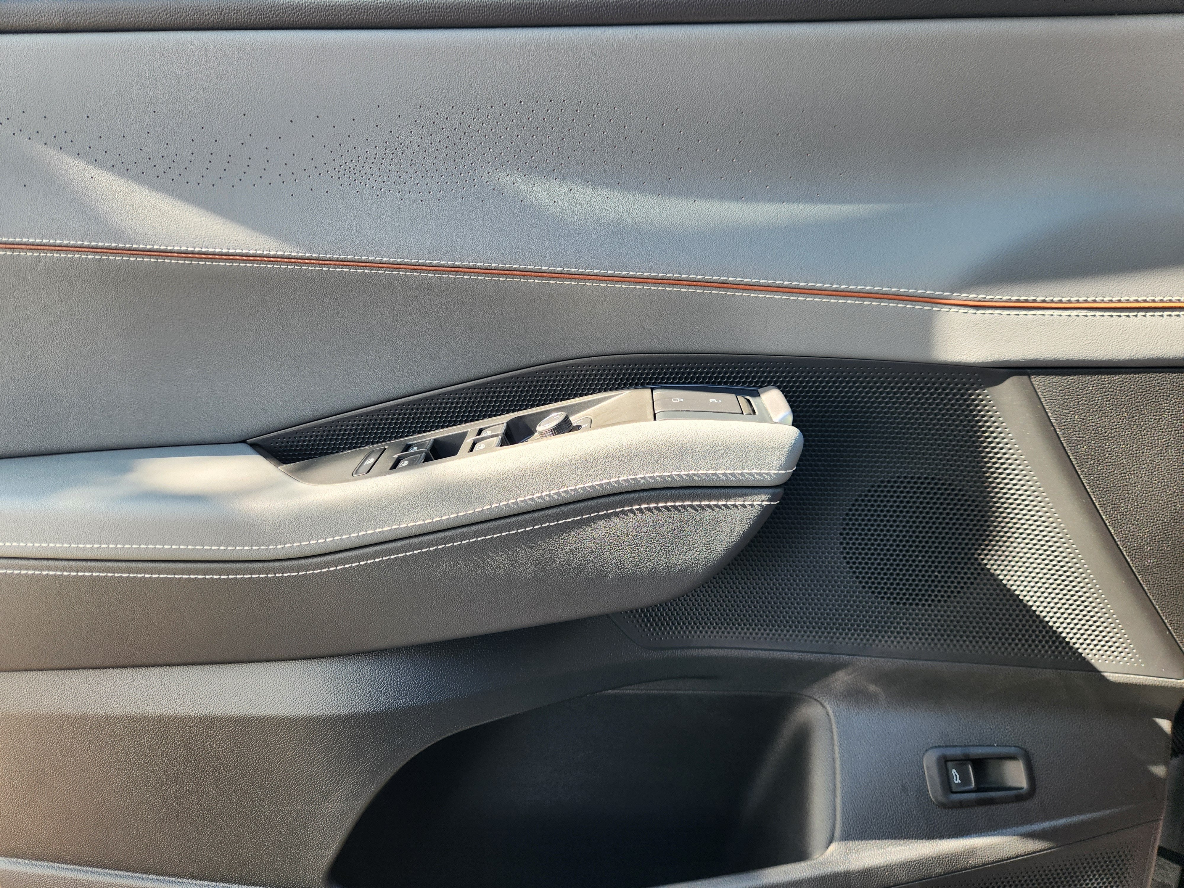 2027 Volkswagen Atlas SEL Premium R-Line