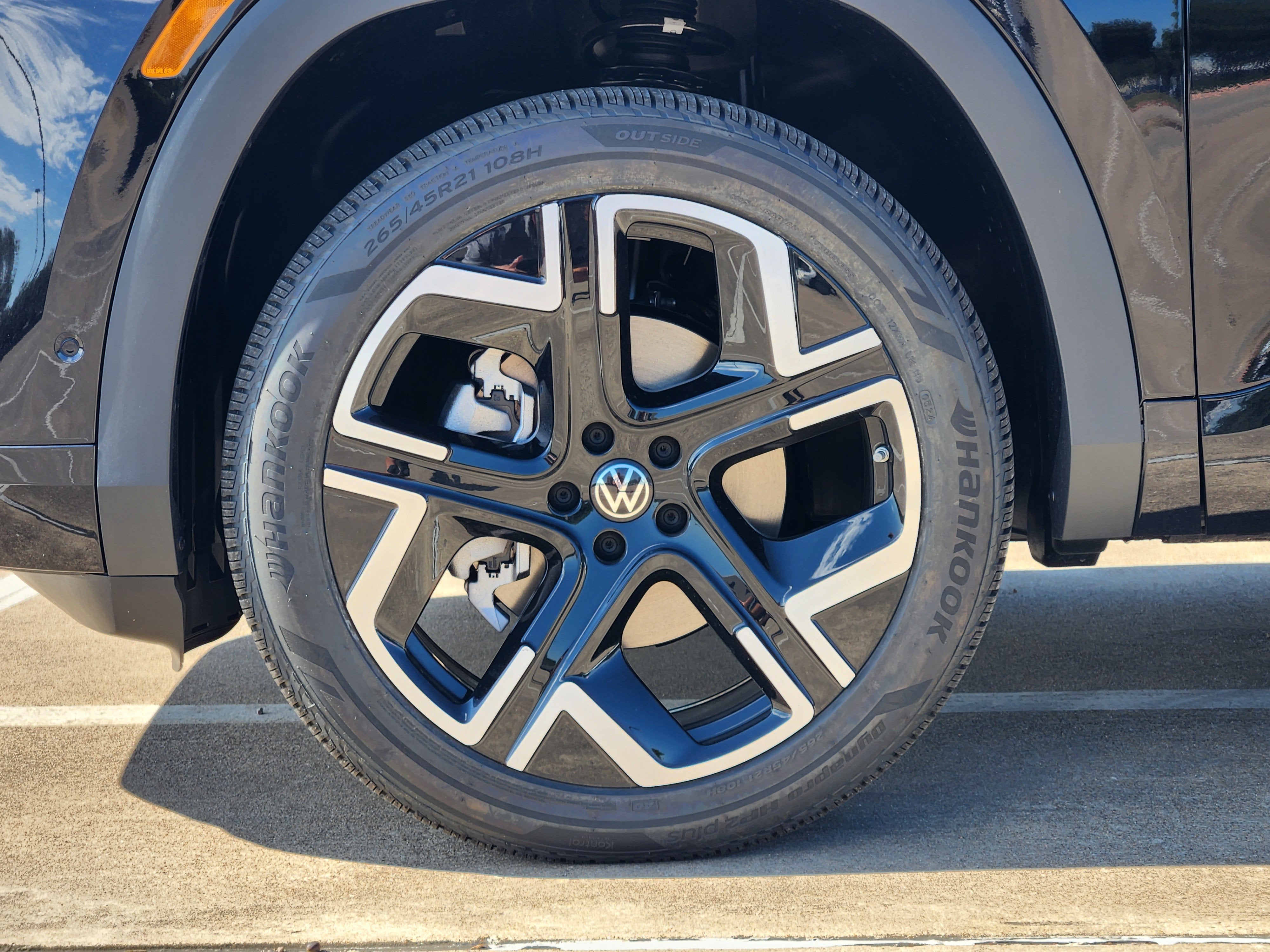 2027 Volkswagen Atlas SEL Premium R-Line