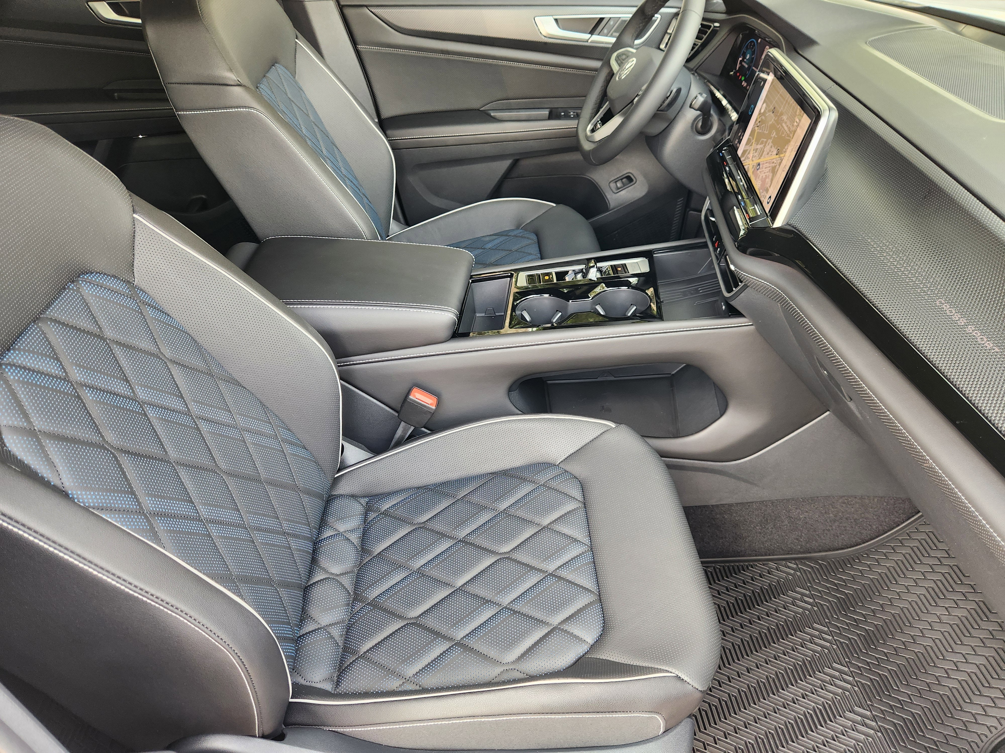 2026 Volkswagen Atlas Cross Sport 2.0T SEL Premium R-Line