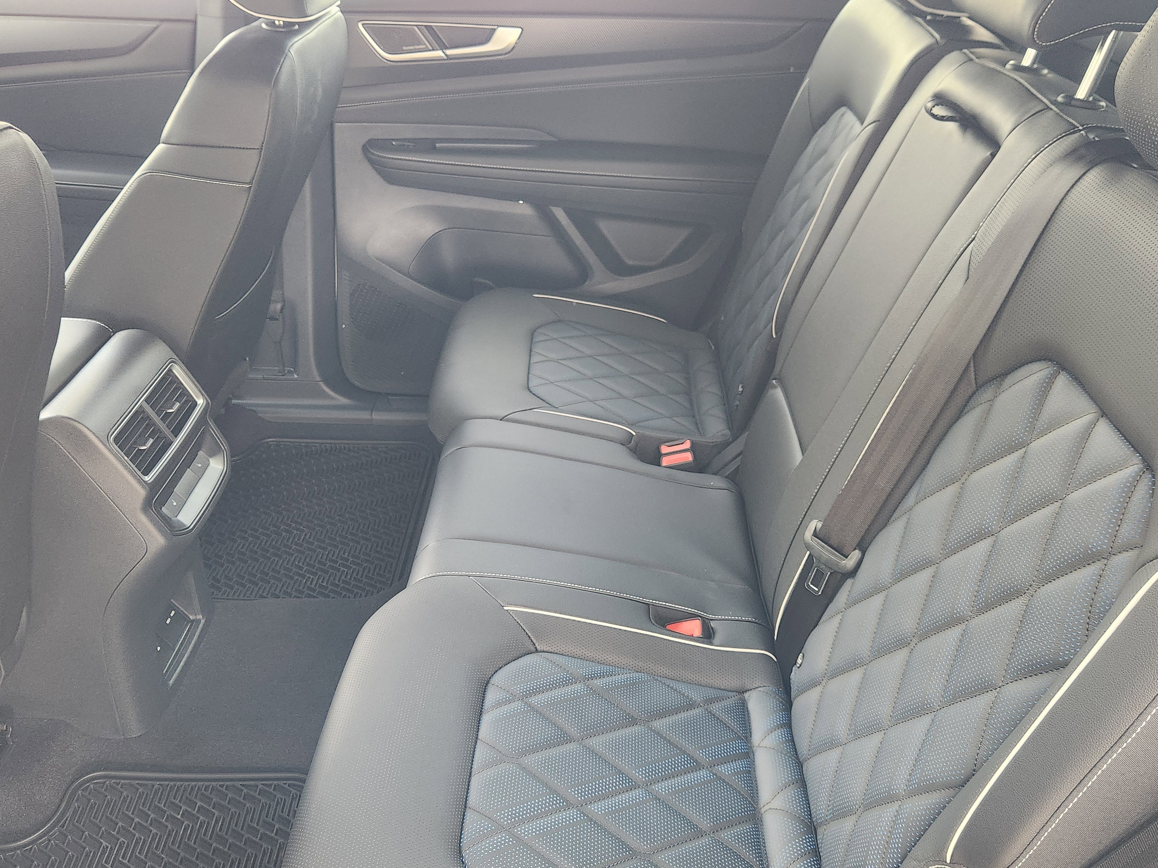 2026 Volkswagen Atlas Cross Sport 2.0T SEL Premium R-Line