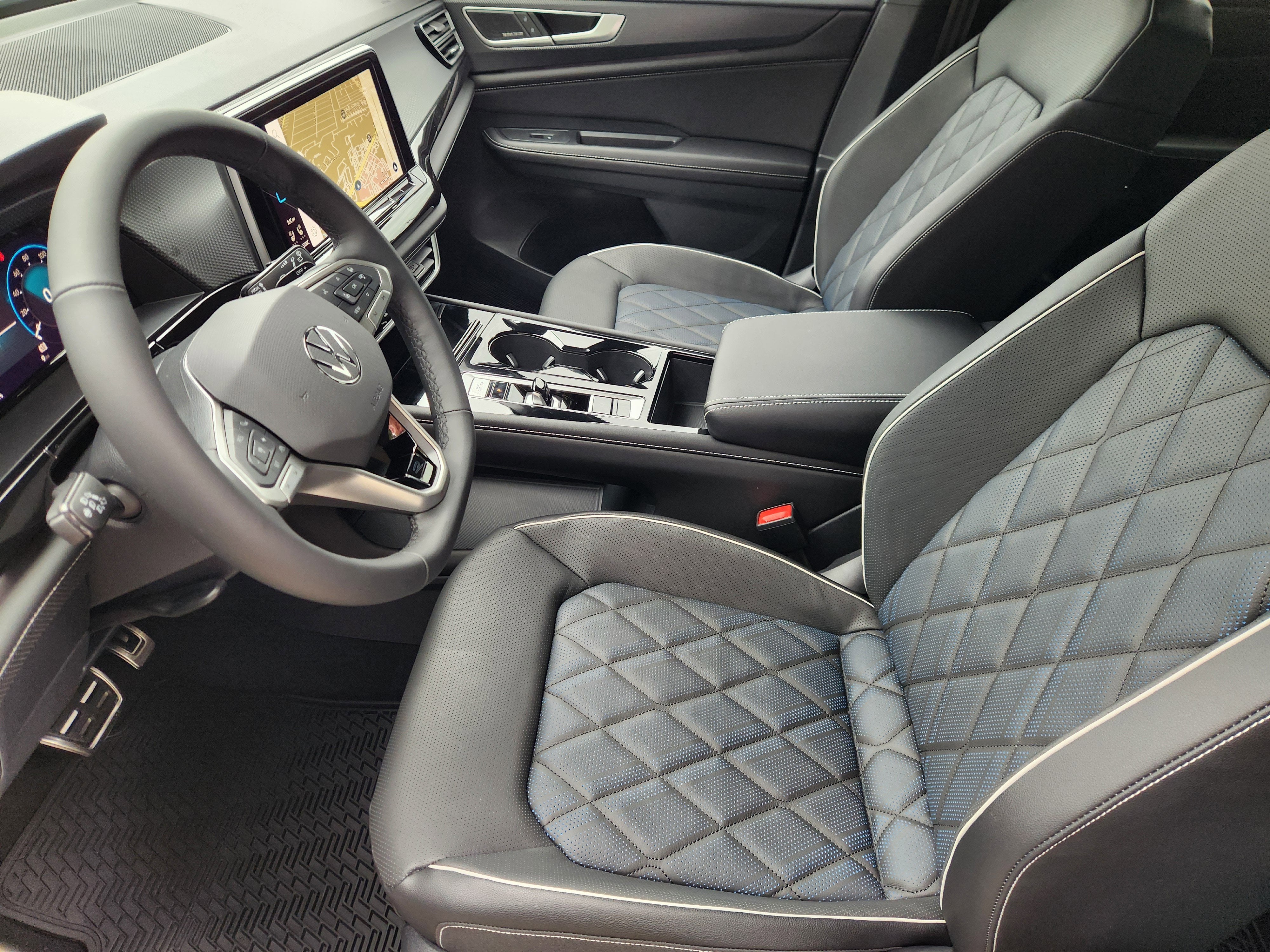 2026 Volkswagen Atlas Cross Sport 2.0T SEL Premium R-Line