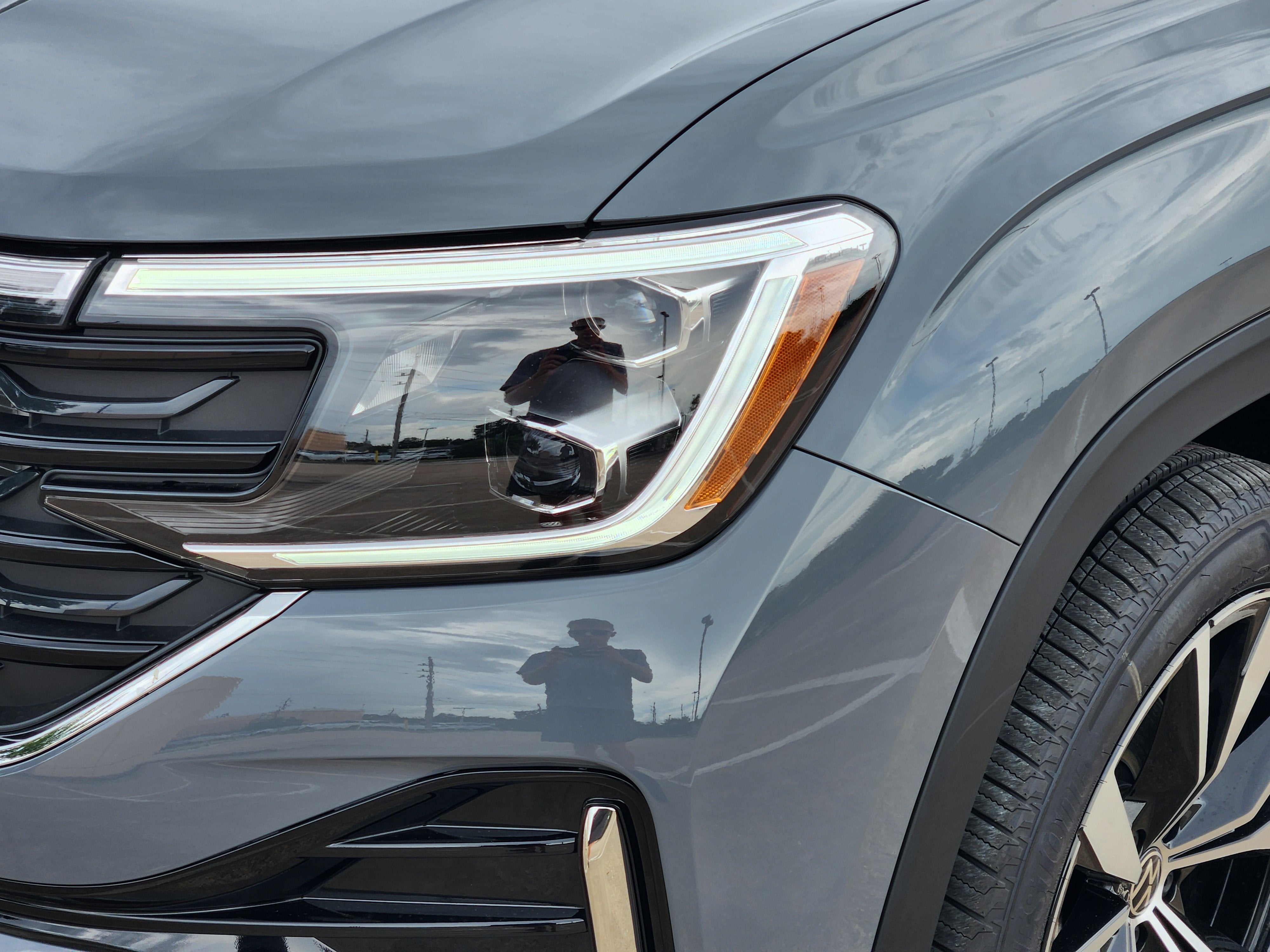 2026 Volkswagen Atlas Cross Sport 2.0T SEL Premium R-Line