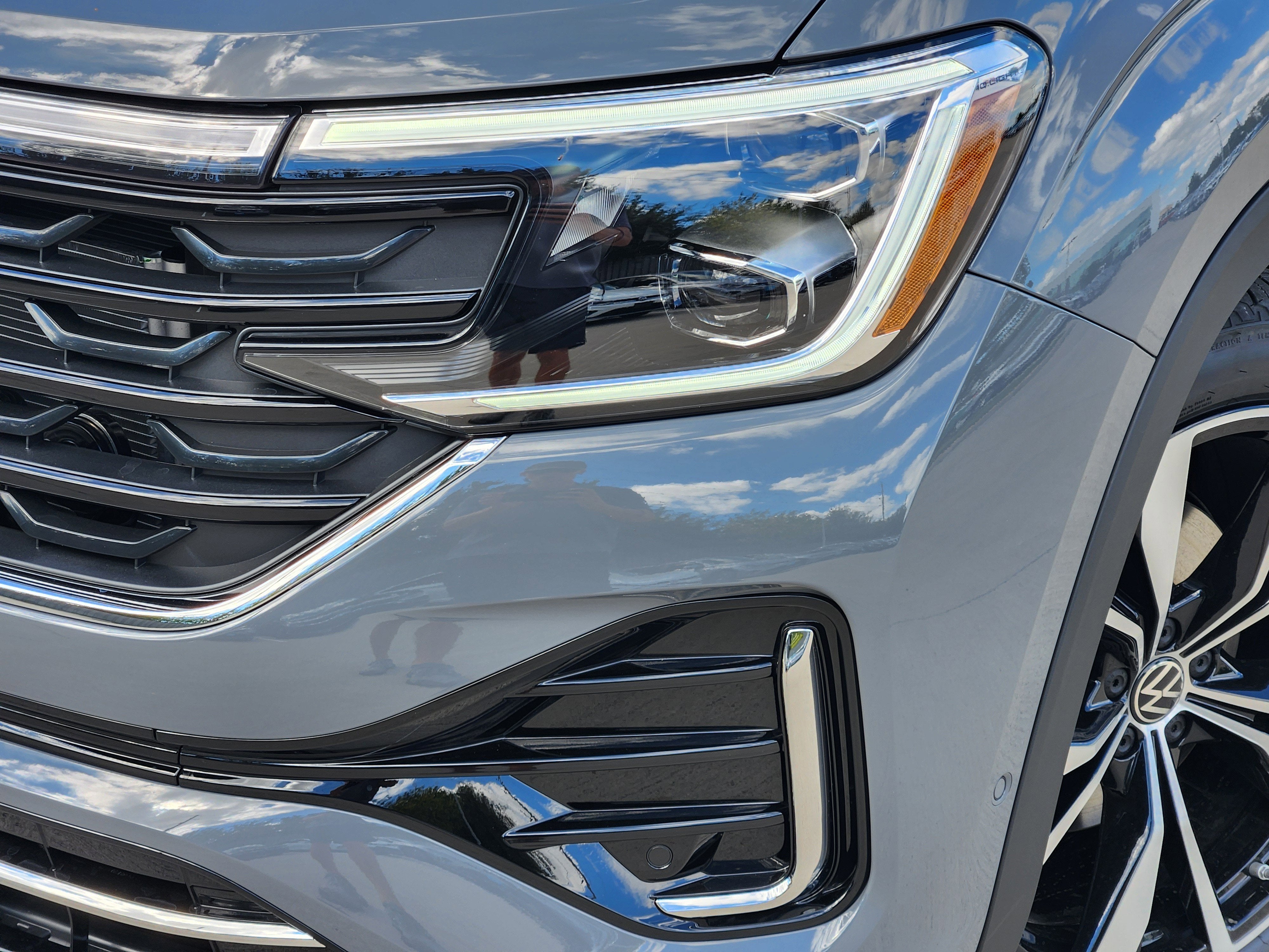 2026 Volkswagen Atlas Cross Sport 2.0T SEL Premium R-Line