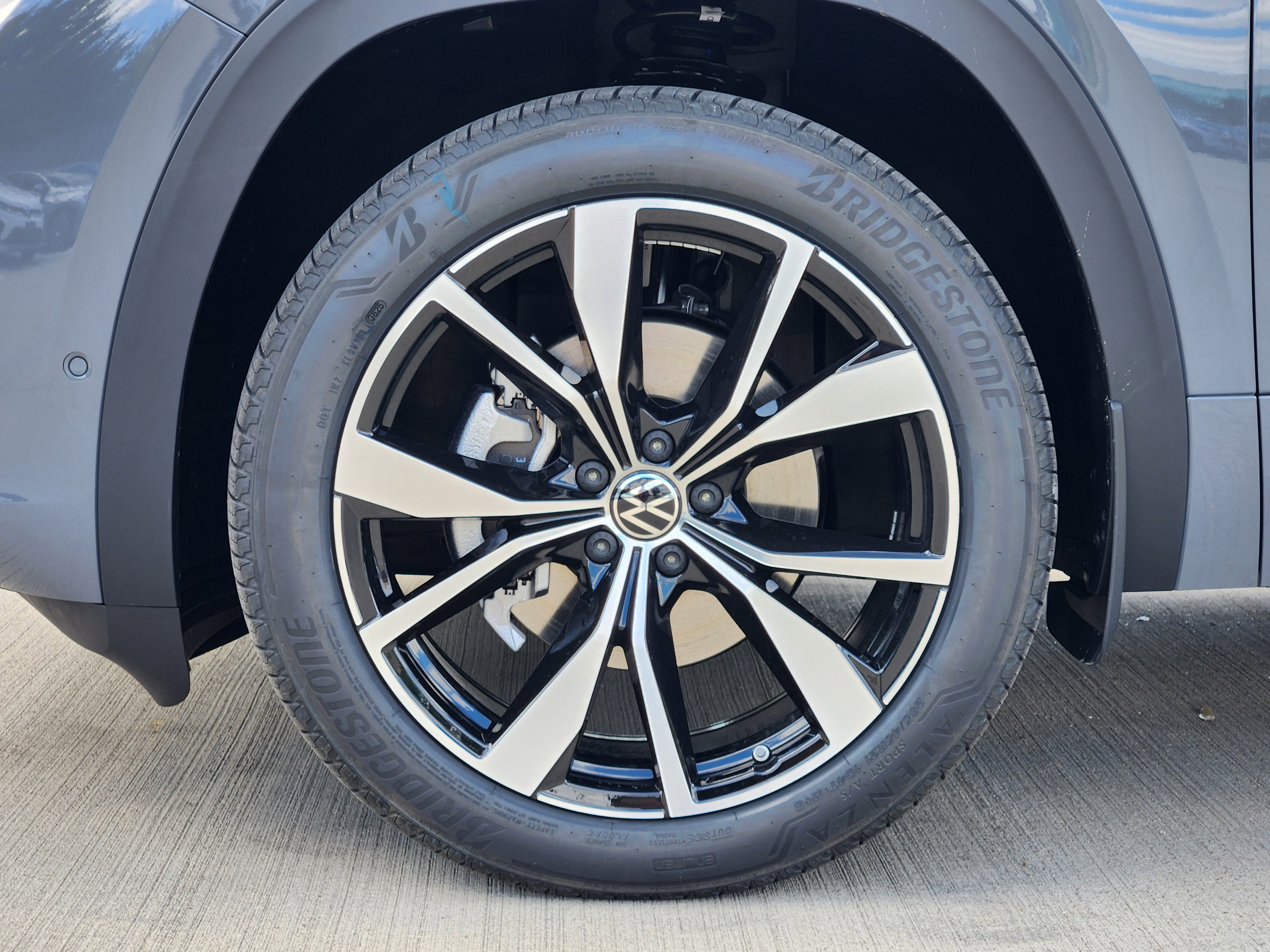 2026 Volkswagen Atlas Cross Sport 2.0T SEL Premium R-Line