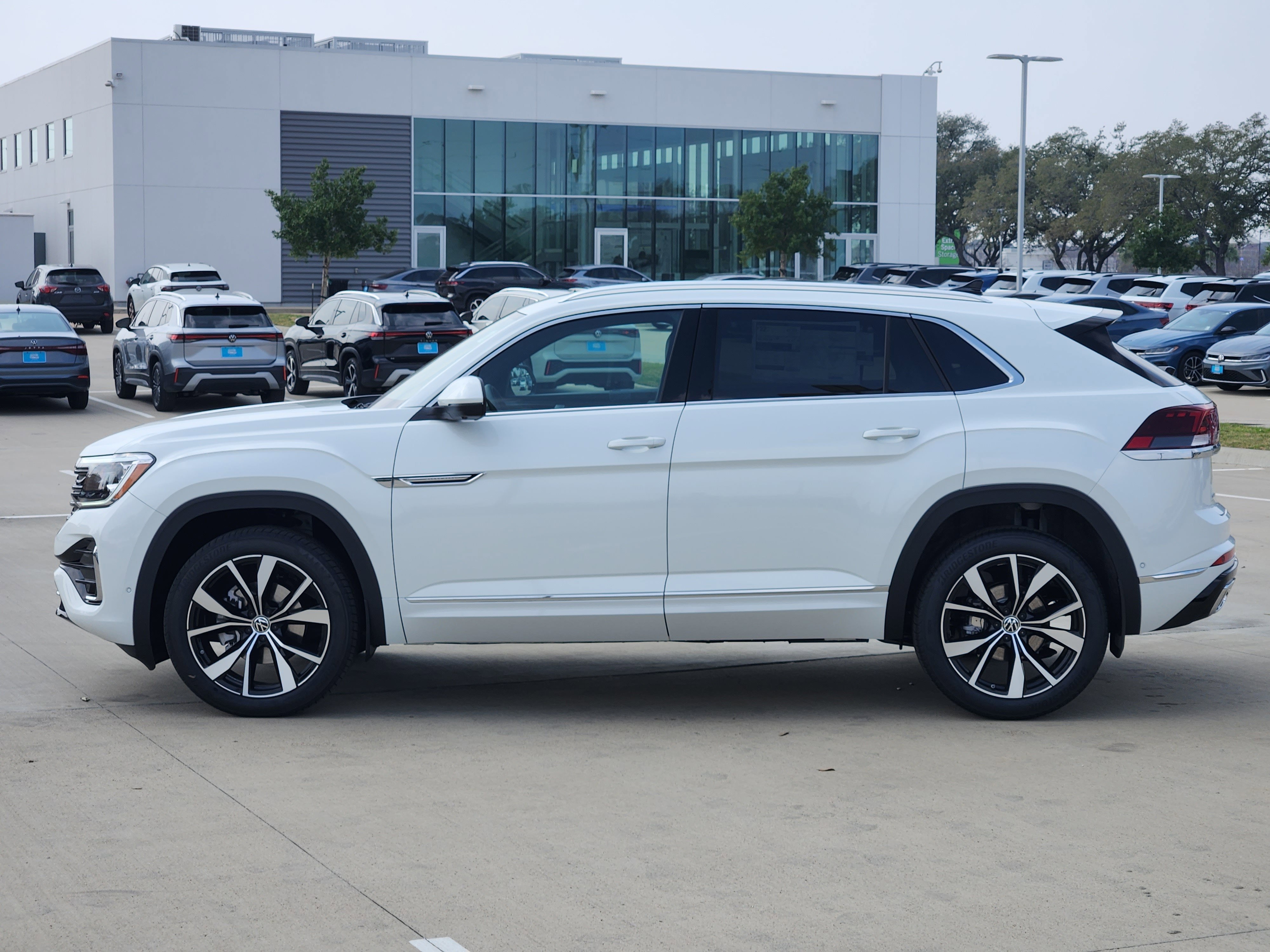 2026 Volkswagen Atlas Cross Sport 2.0T SEL Premium R-Line