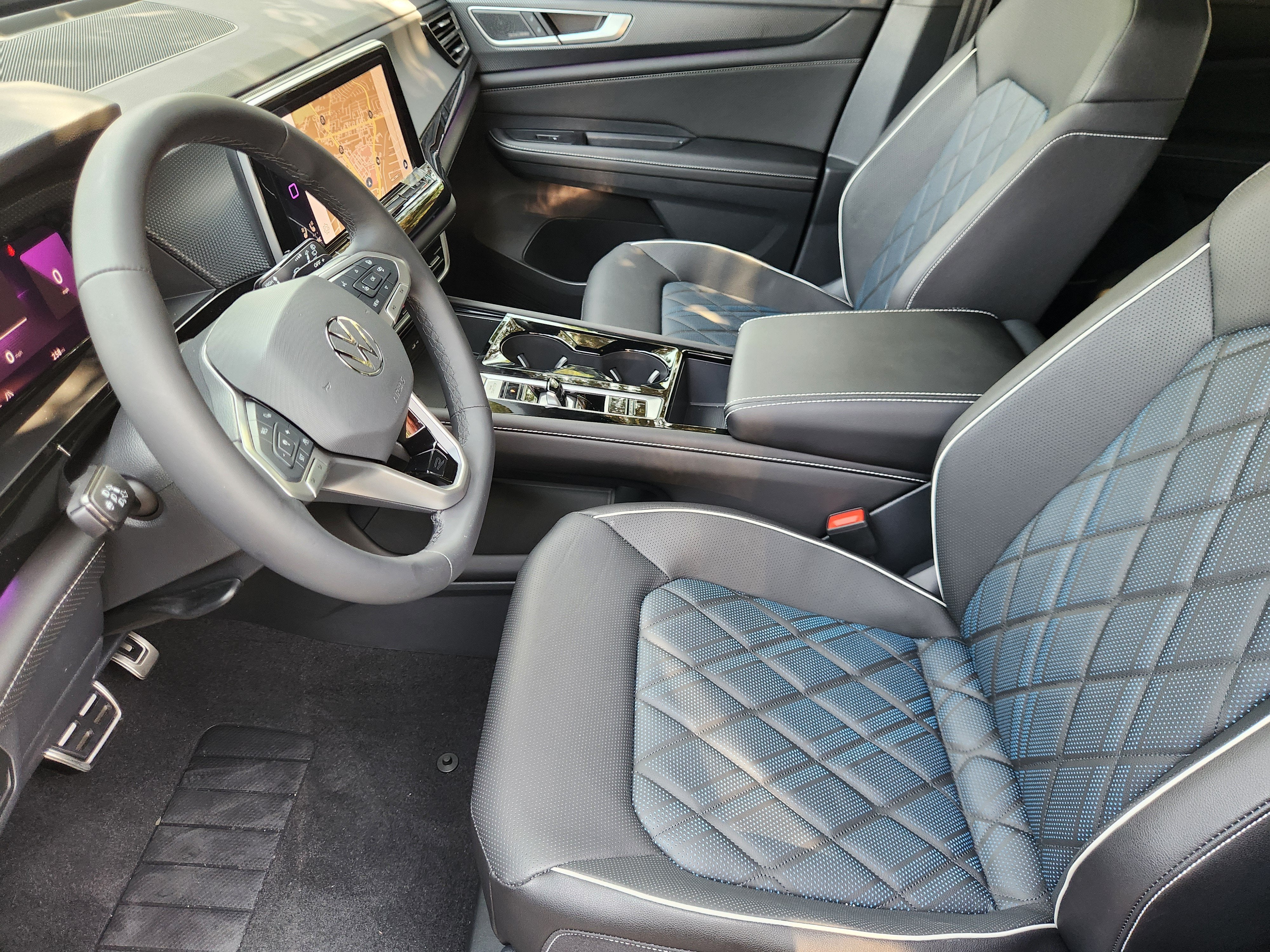 2026 Volkswagen Atlas Cross Sport 2.0T SEL Premium R-Line
