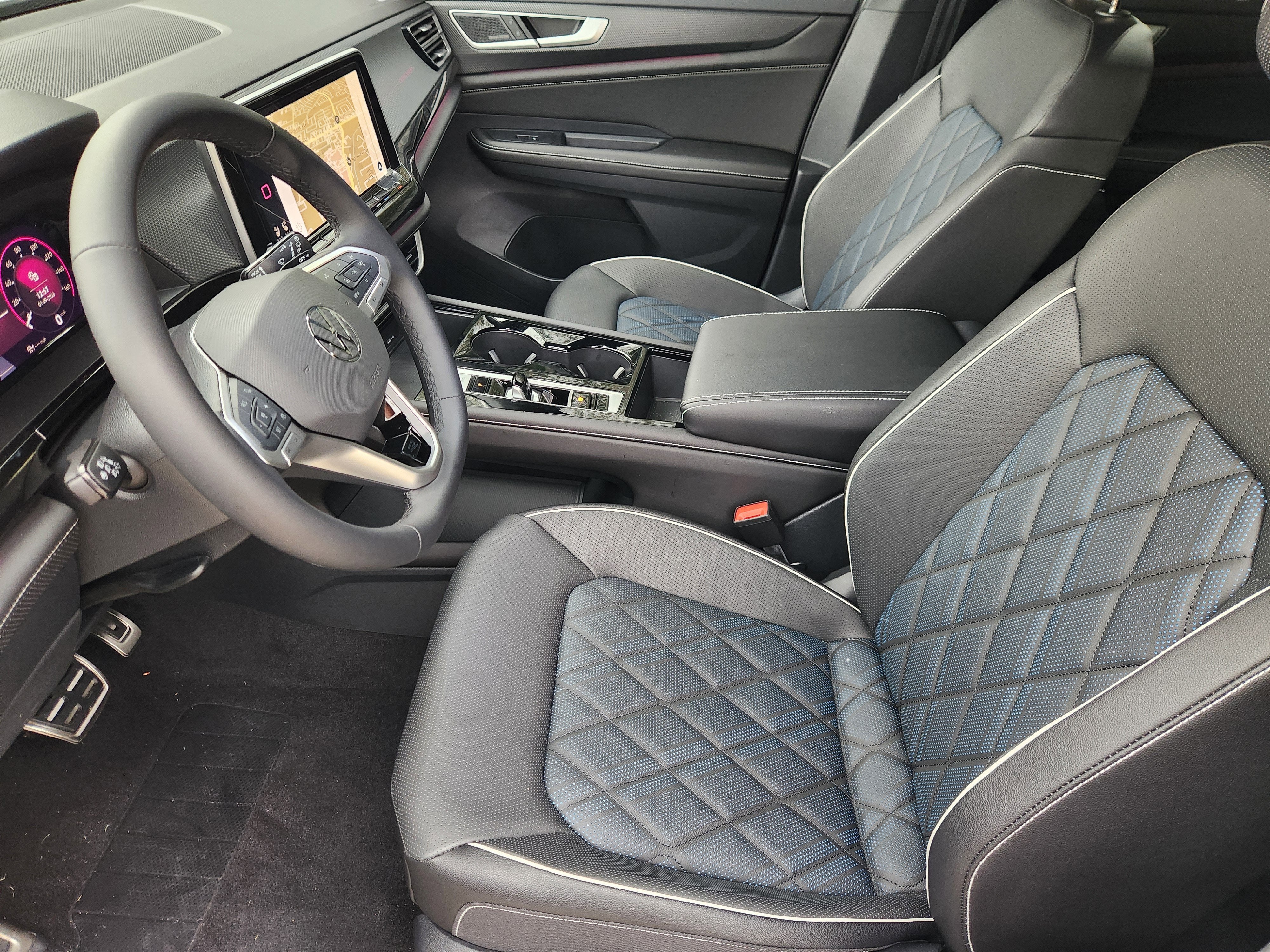 2026 Volkswagen Atlas Cross Sport 2.0T SEL Premium R-Line