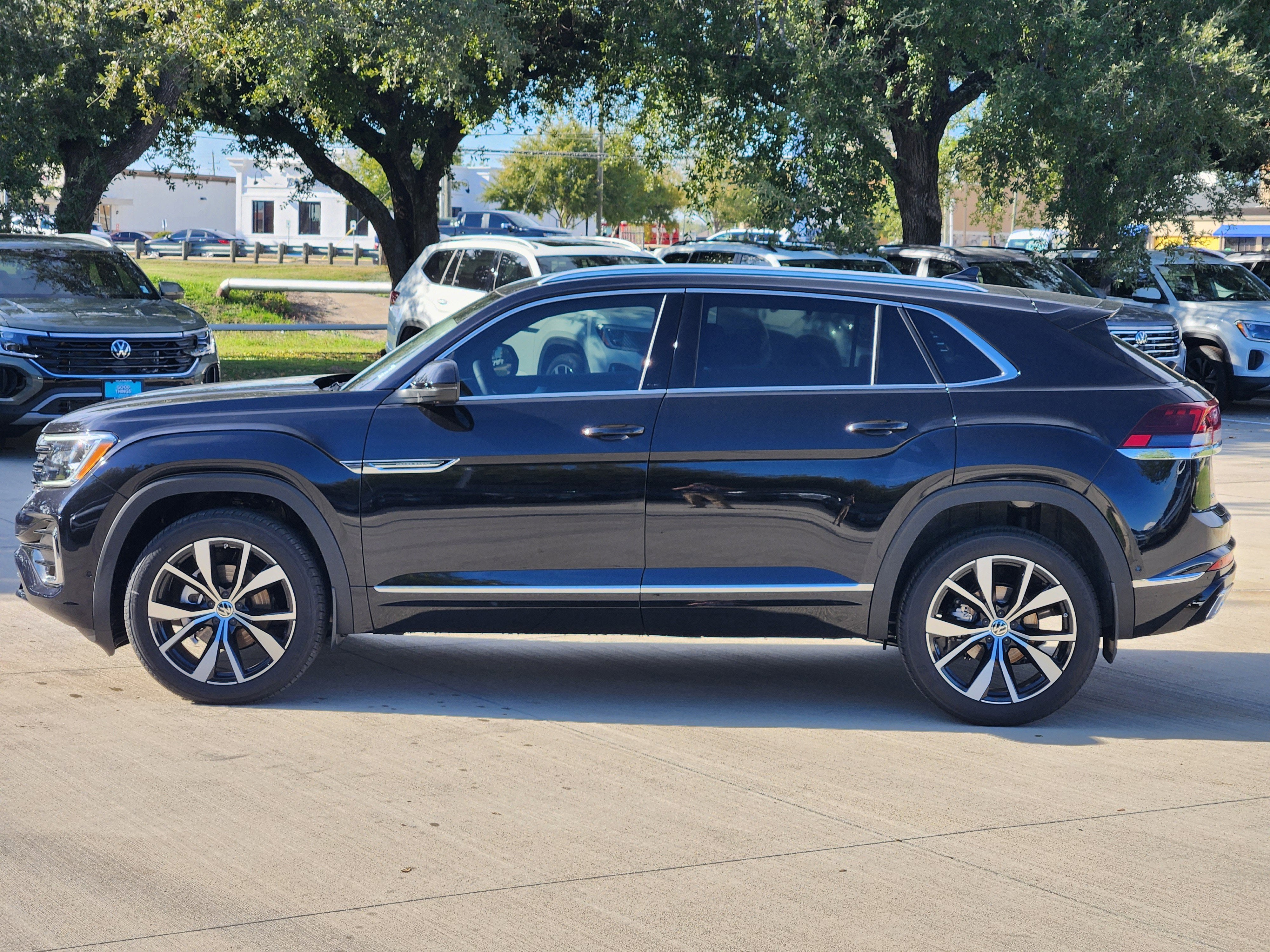 2026 Volkswagen Atlas Cross Sport 2.0T SEL Premium R-Line