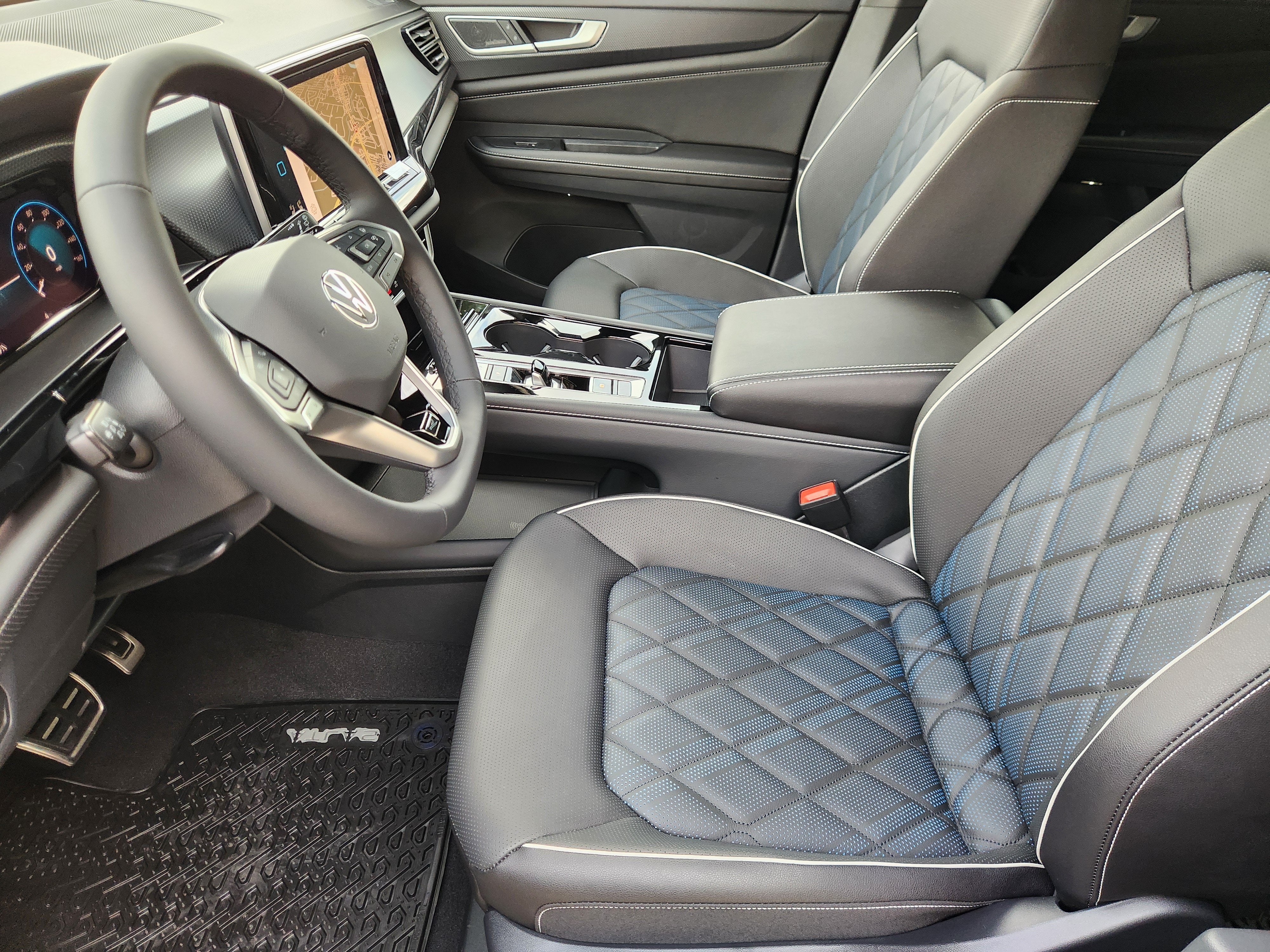 2026 Volkswagen Atlas Cross Sport 2.0T SEL Premium R-Line