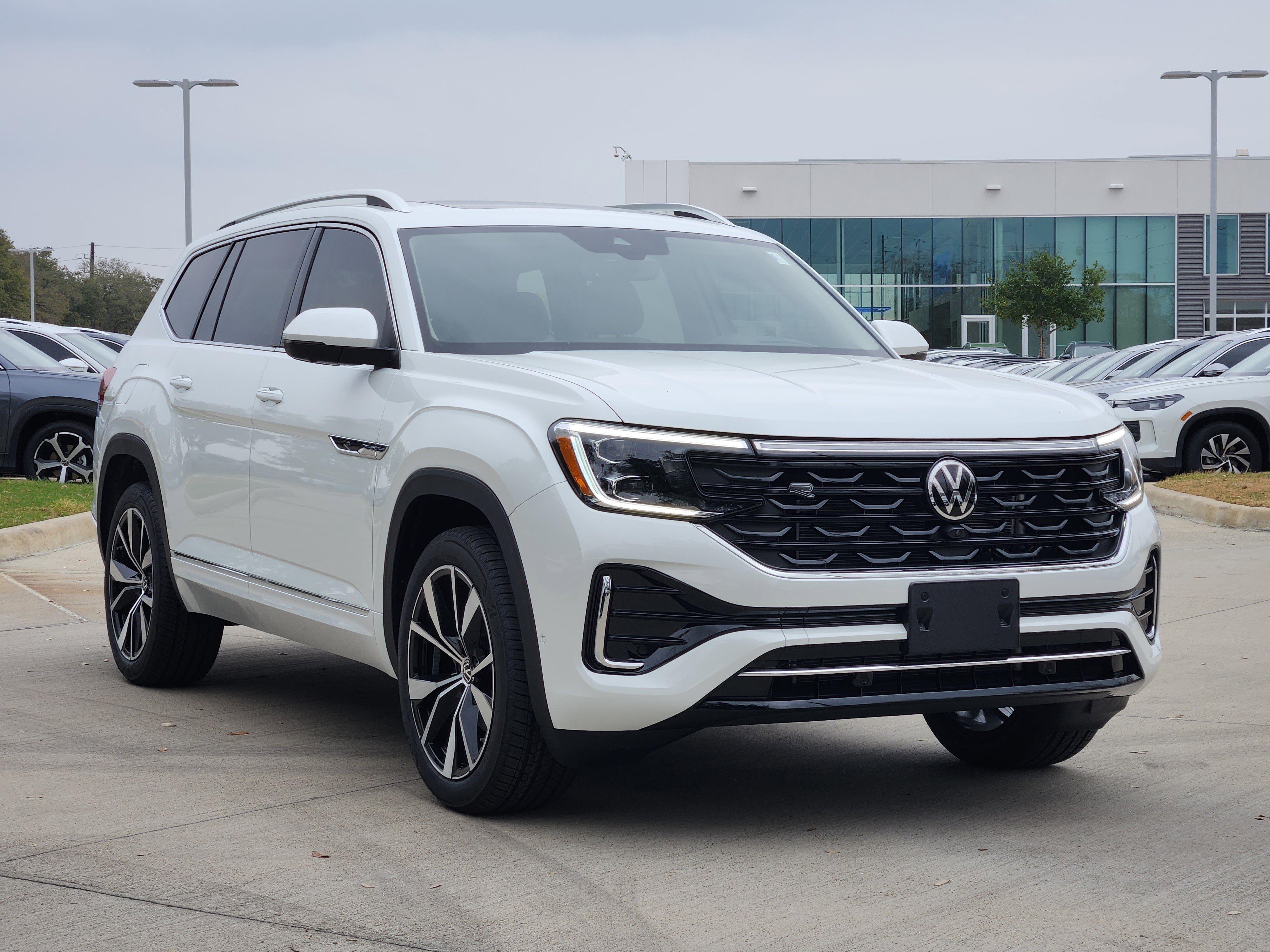 2026 Volkswagen Atlas 2.0T SEL Premium R-Line