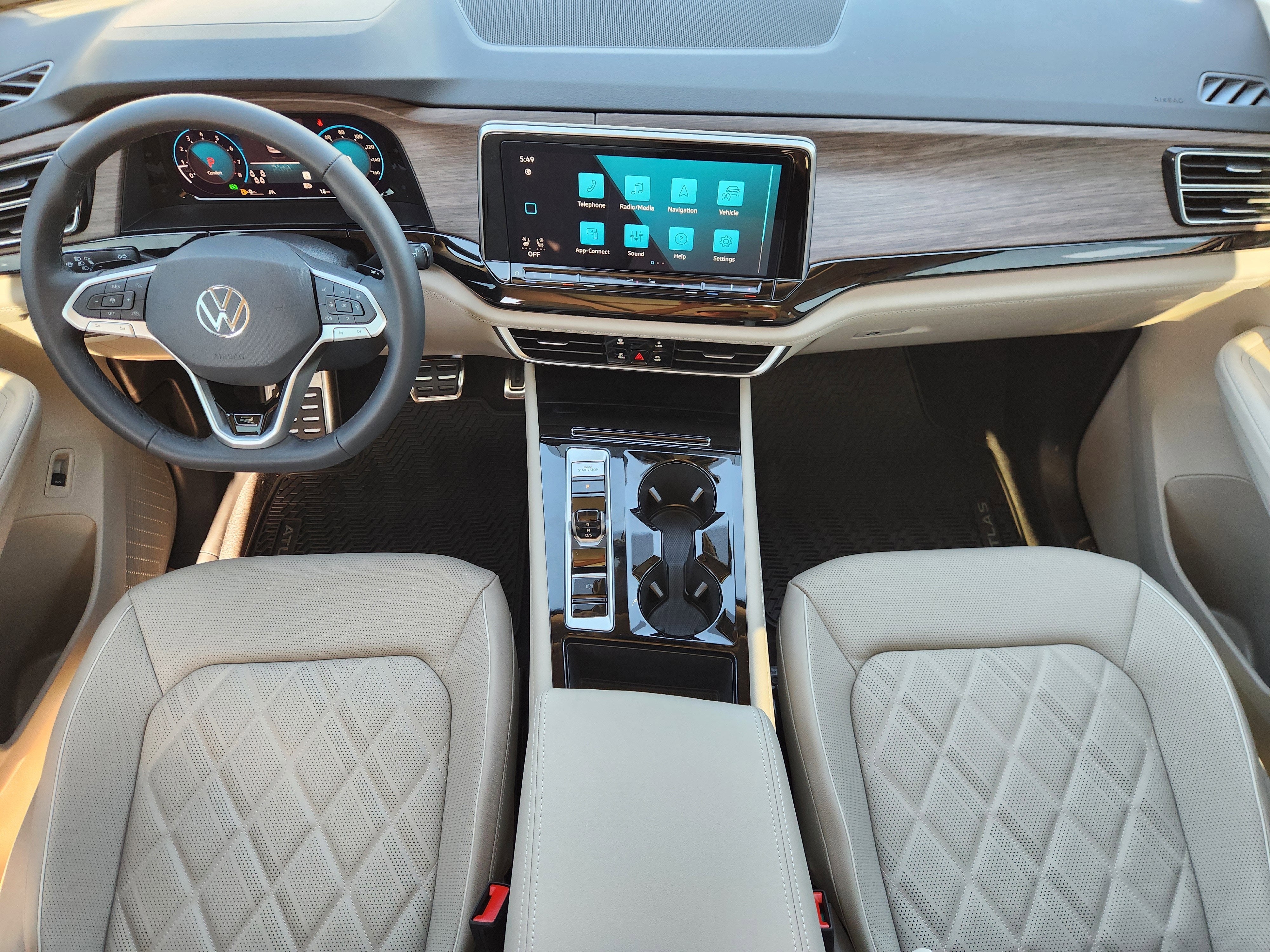 2026 Volkswagen Atlas 2.0T SEL Premium R-Line