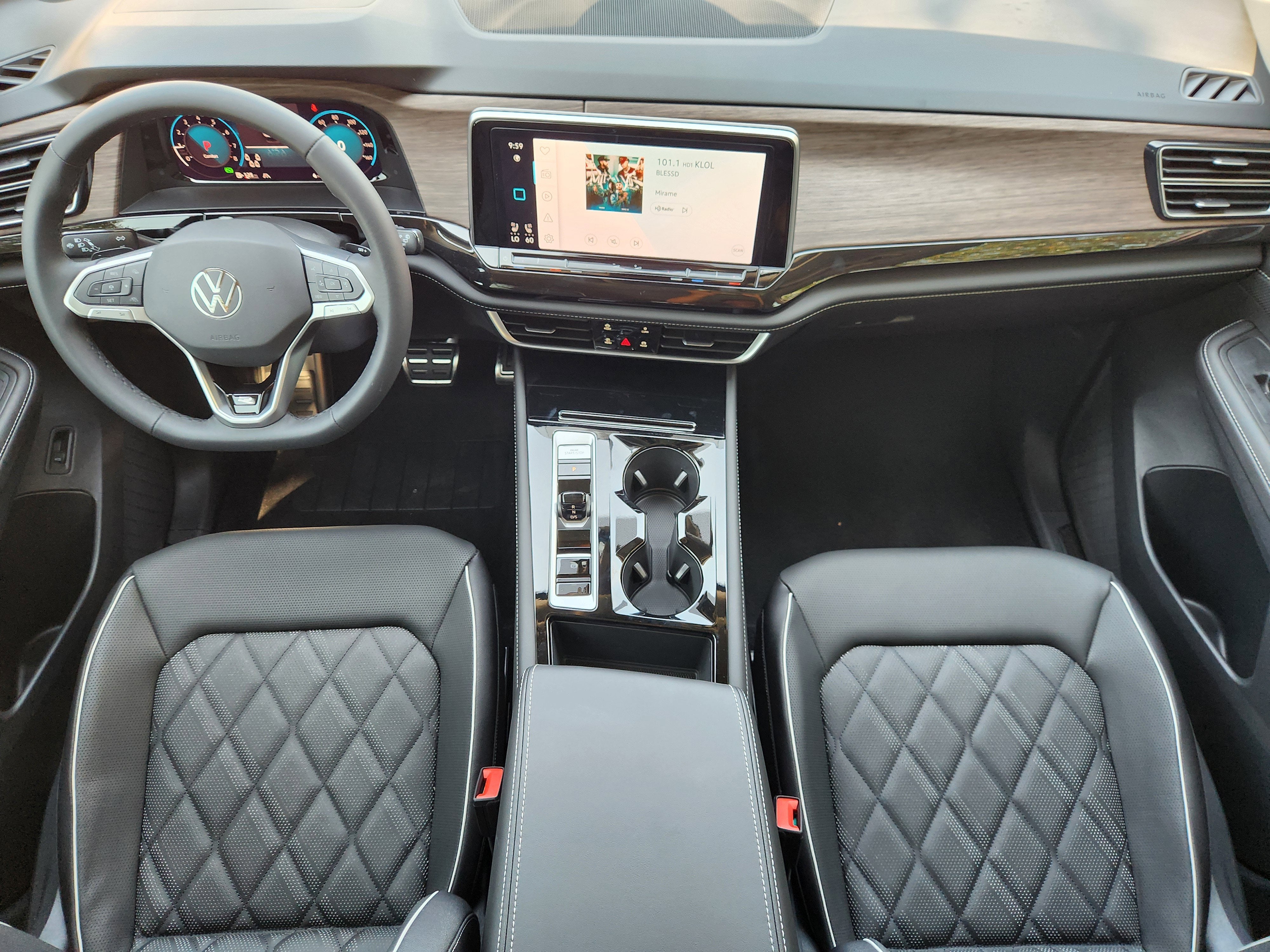 2026 Volkswagen Atlas 2.0T SEL Premium R-Line