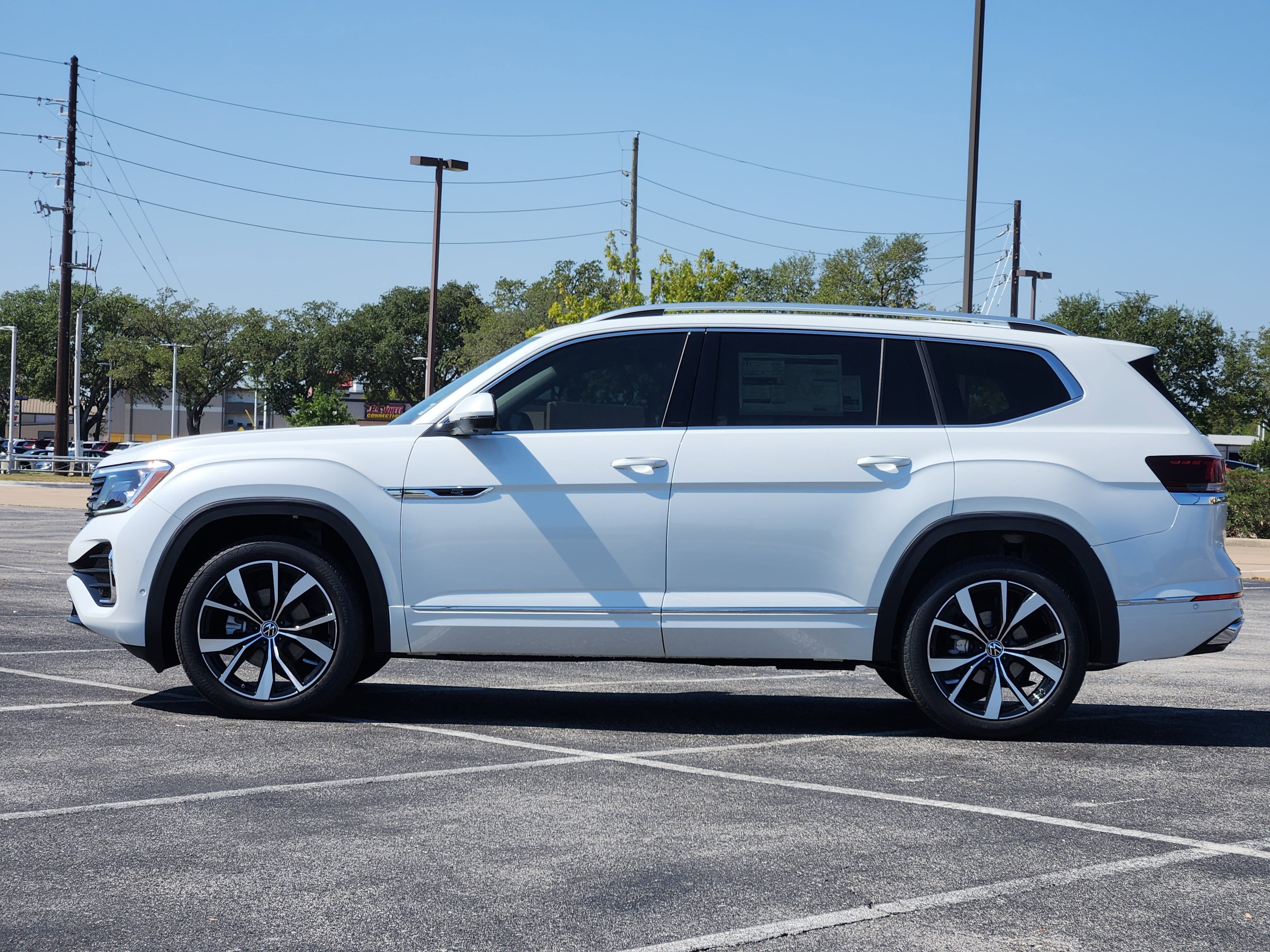 2026 Volkswagen Atlas 2.0T SEL Premium R-Line