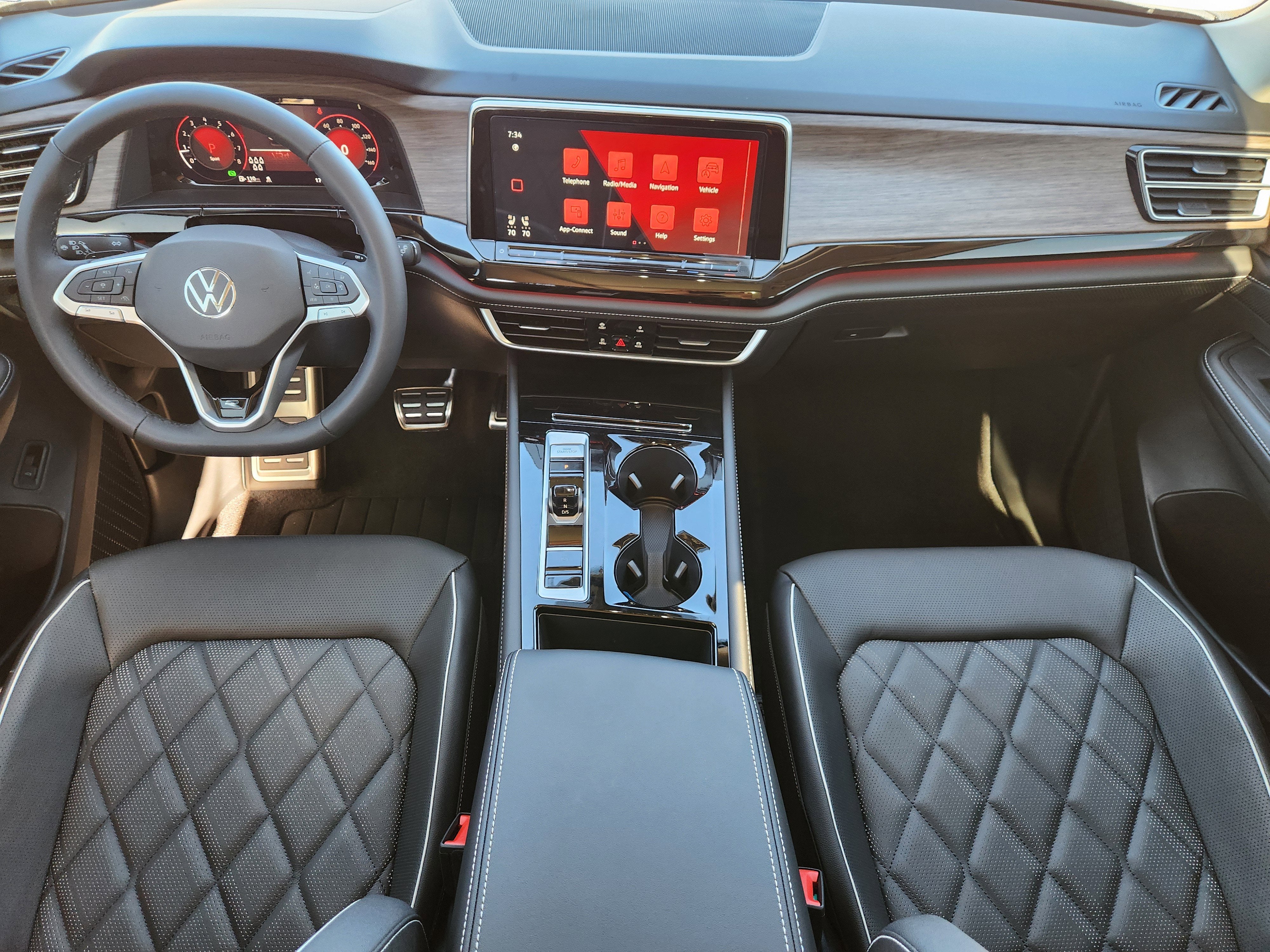 2026 Volkswagen Atlas 2.0T SEL Premium R-Line