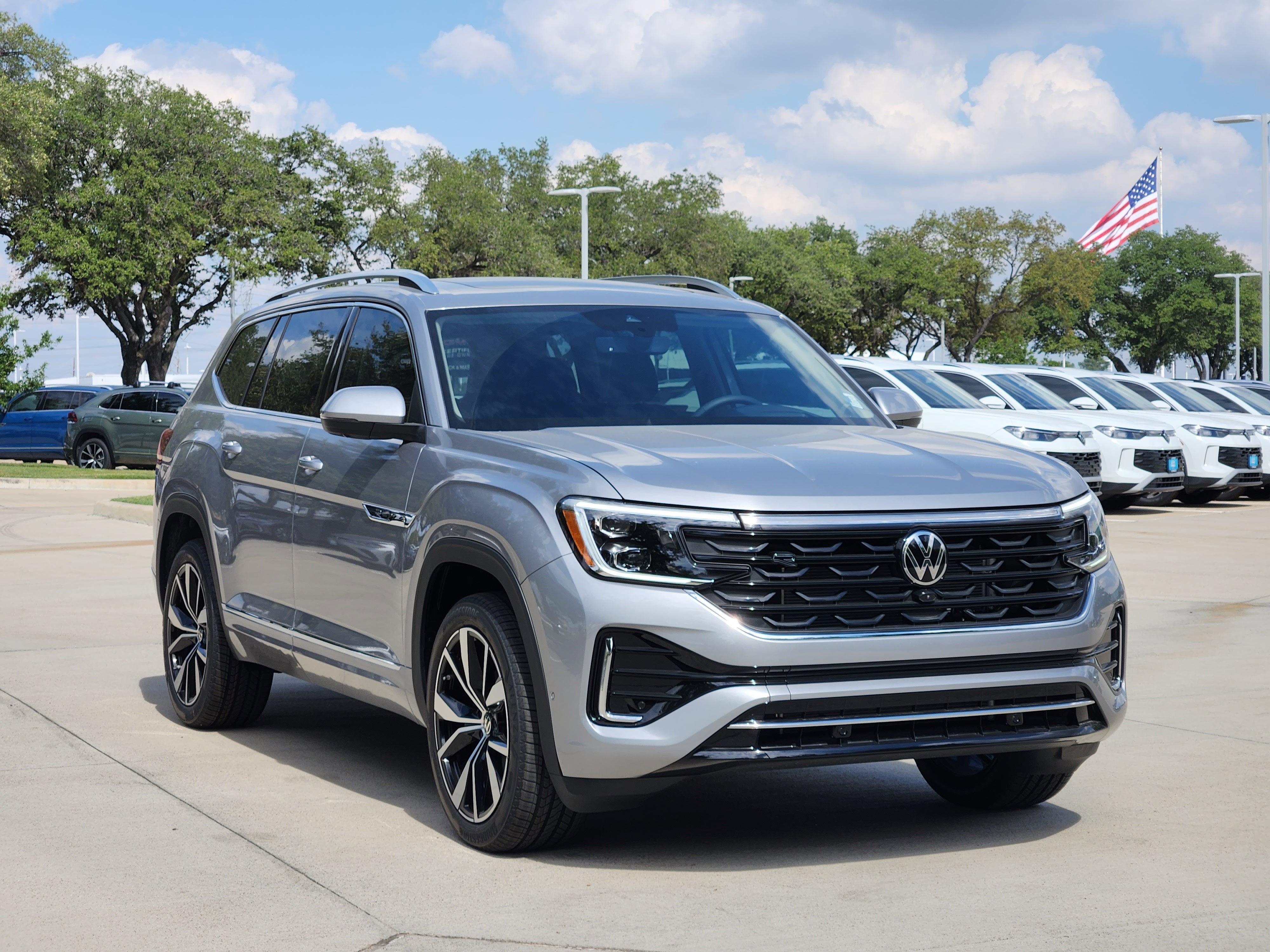 2026 Volkswagen Atlas 2.0T SEL Premium R-Line