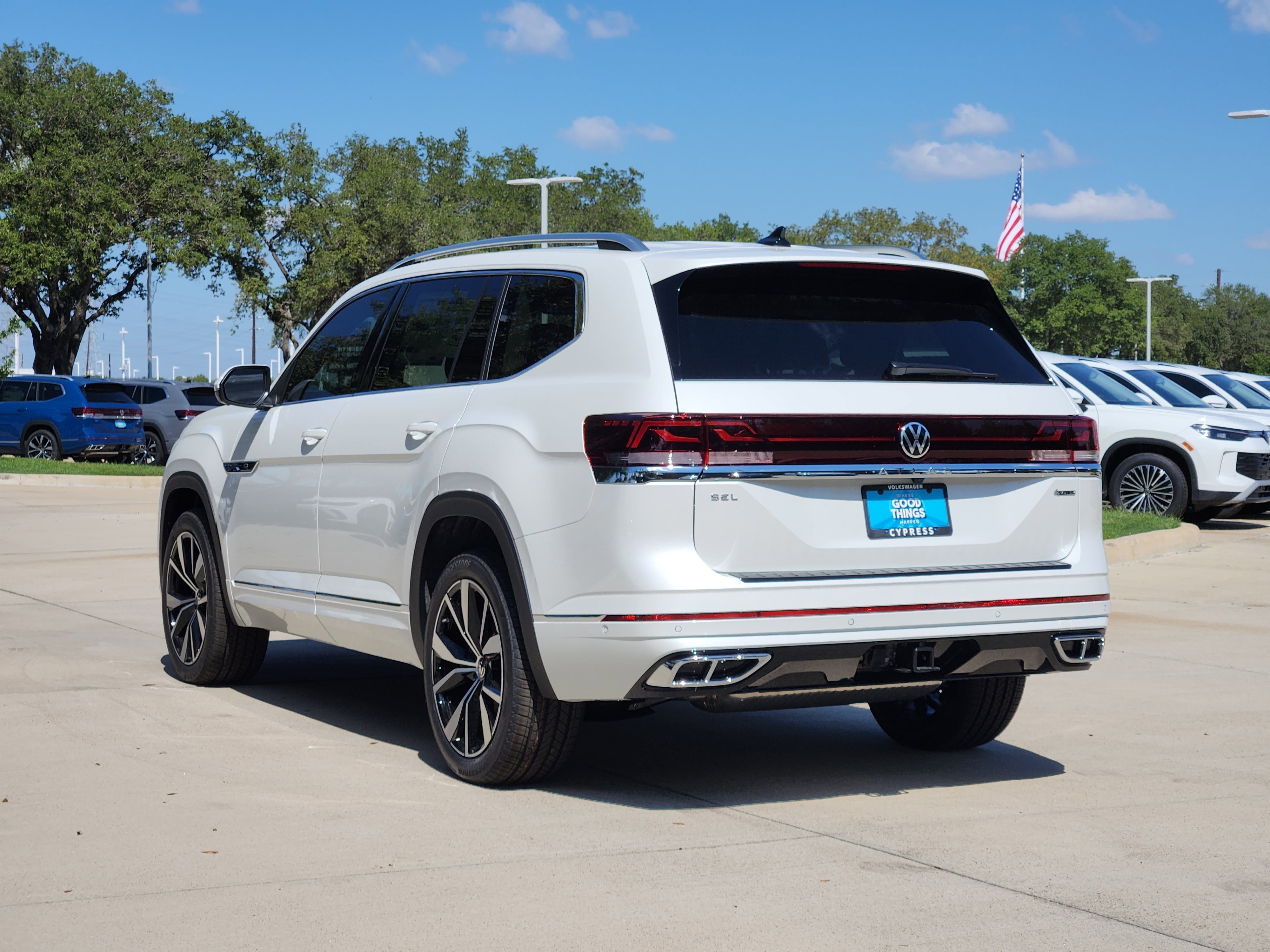 2026 Volkswagen Atlas 2.0T SEL Premium R-Line