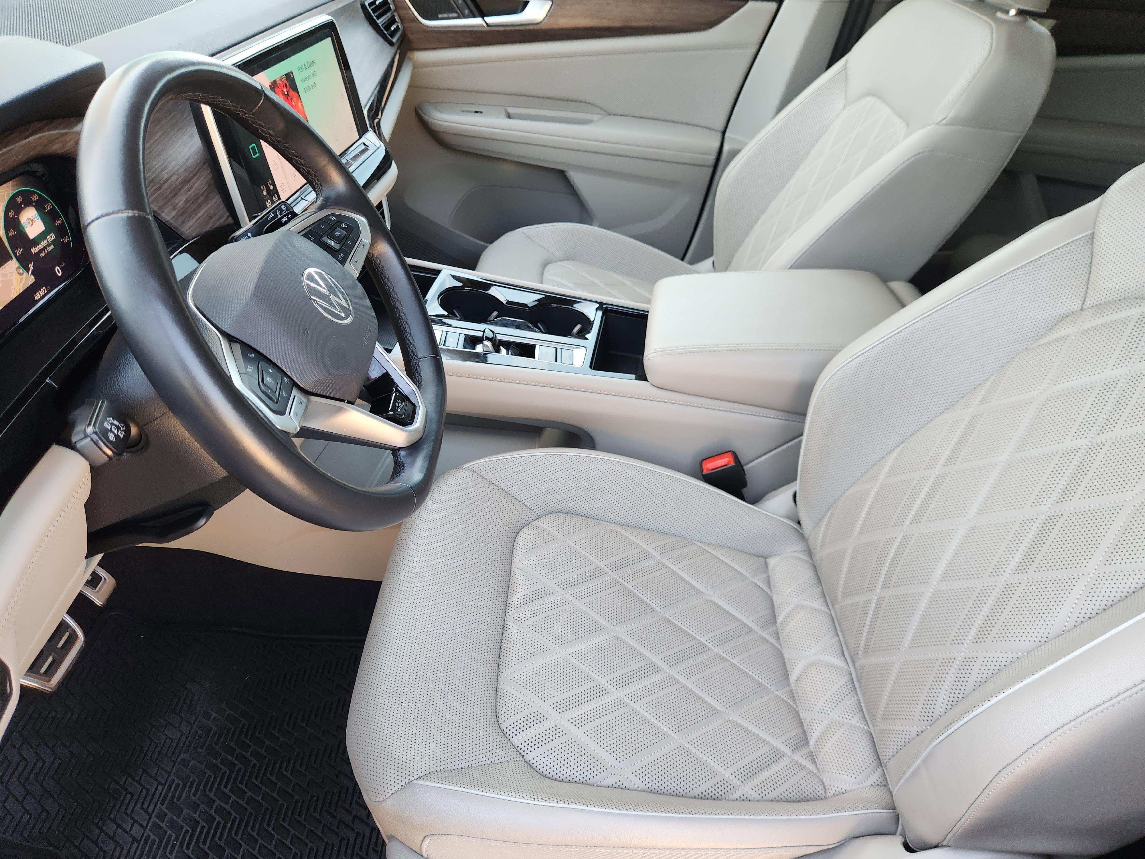 2024 Volkswagen Atlas 2.0T SEL Premium R-Line