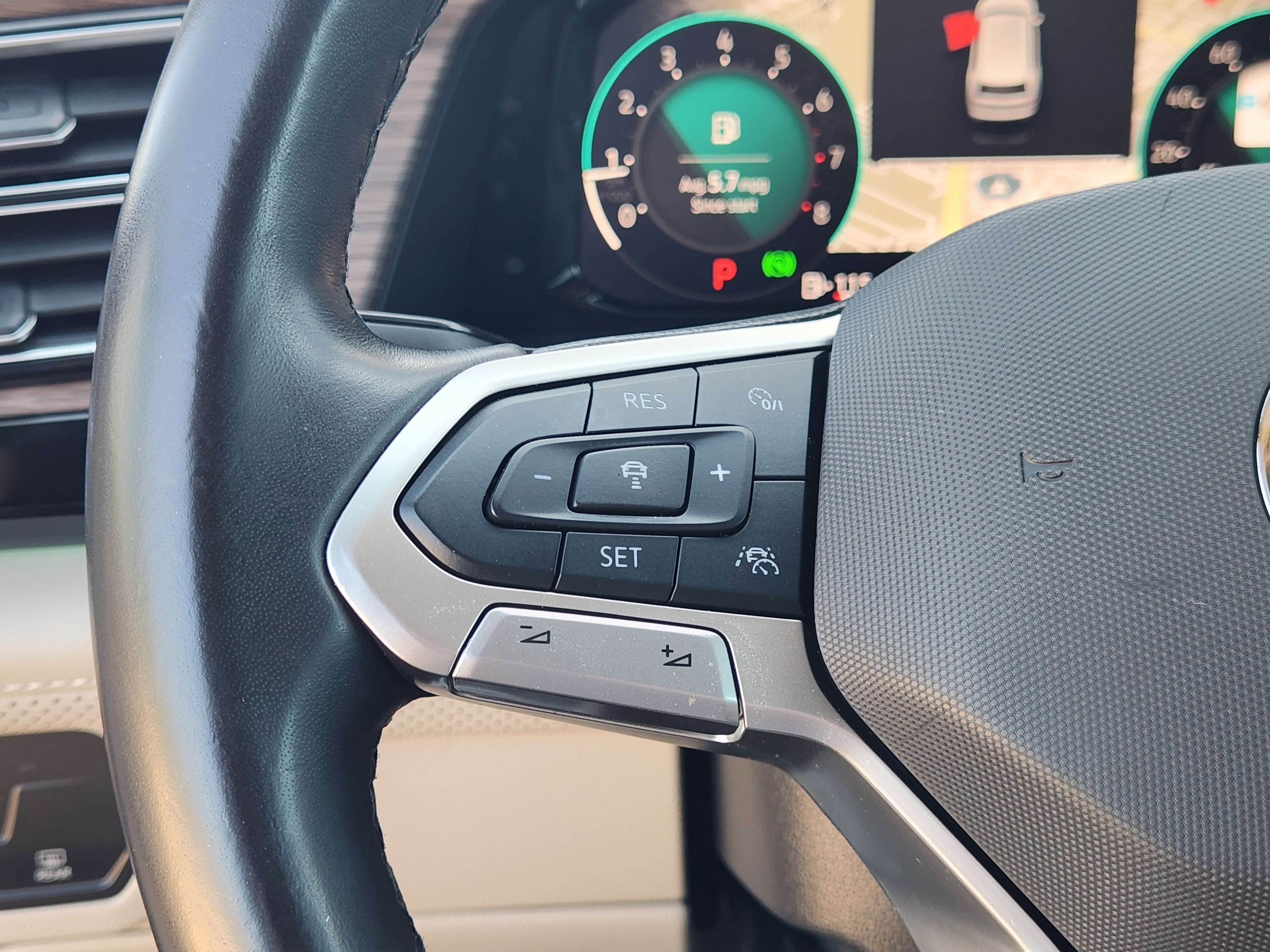 2024 Volkswagen Atlas 2.0T SEL Premium R-Line