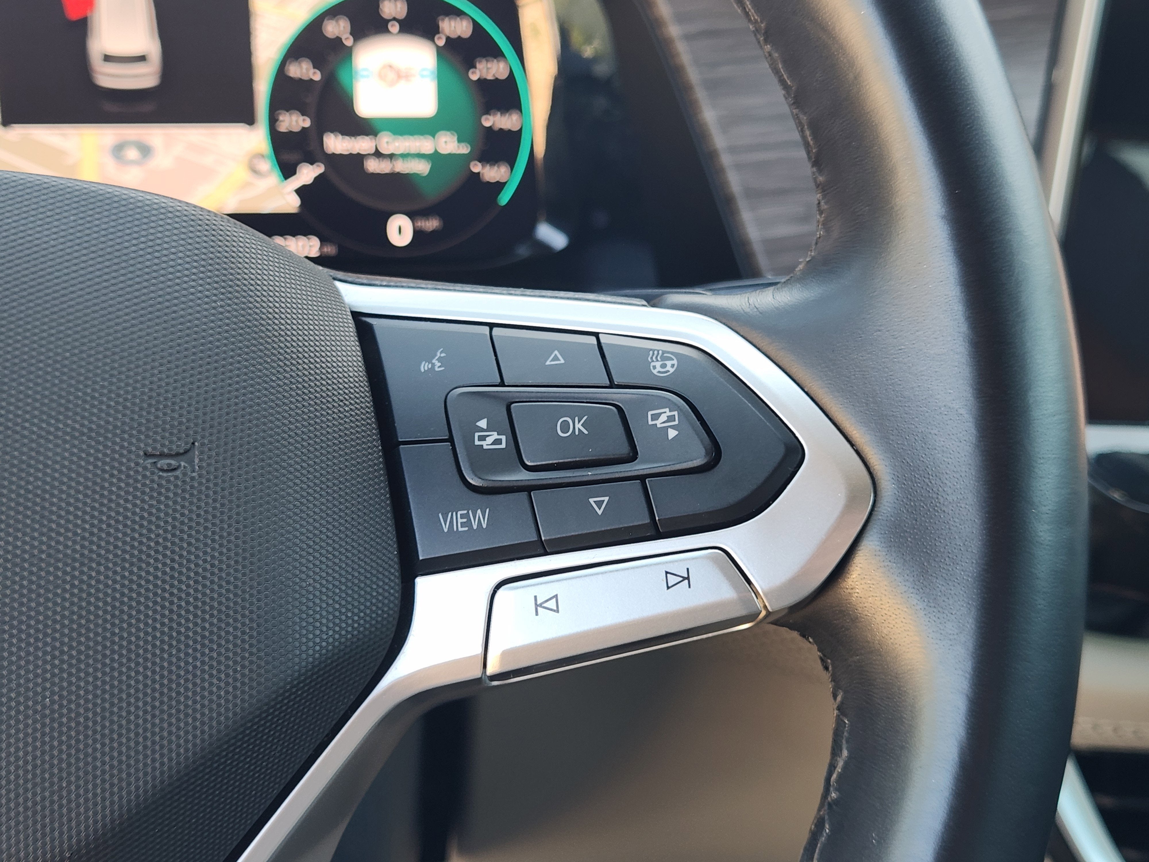 2024 Volkswagen Atlas 2.0T SEL Premium R-Line