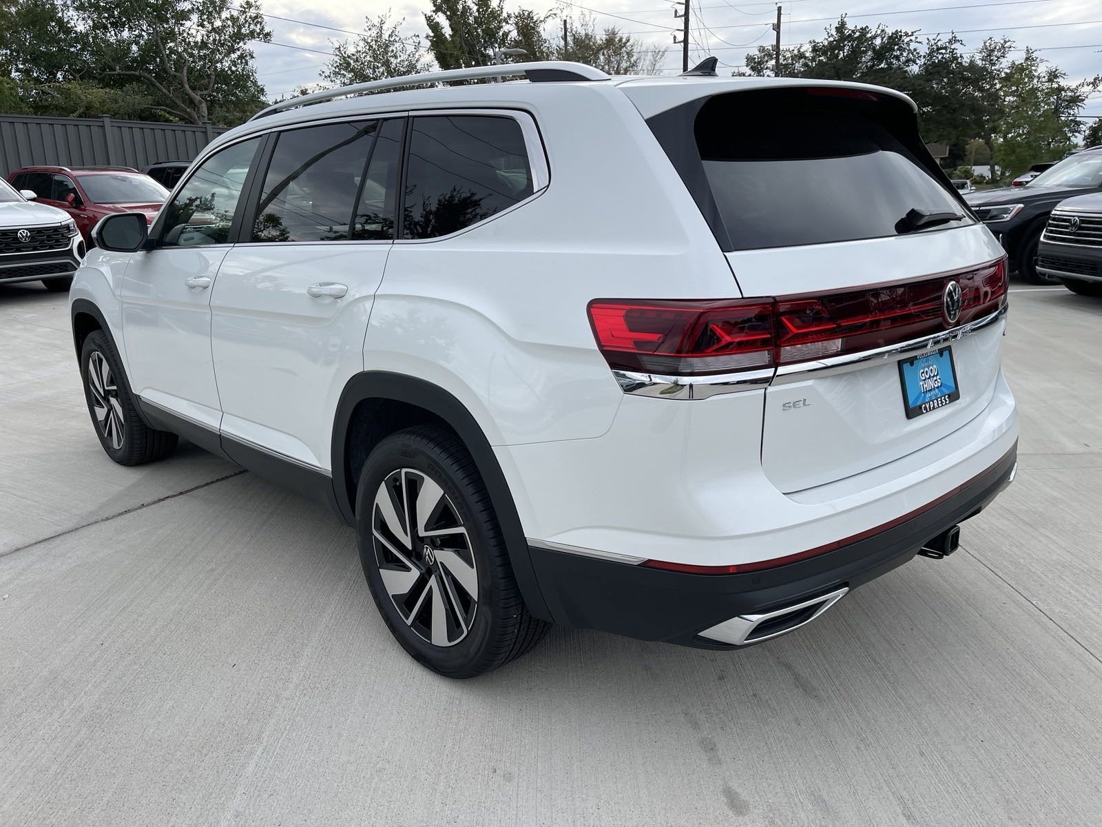 2024 Volkswagen Atlas 2.0T SEL Premium R-Line