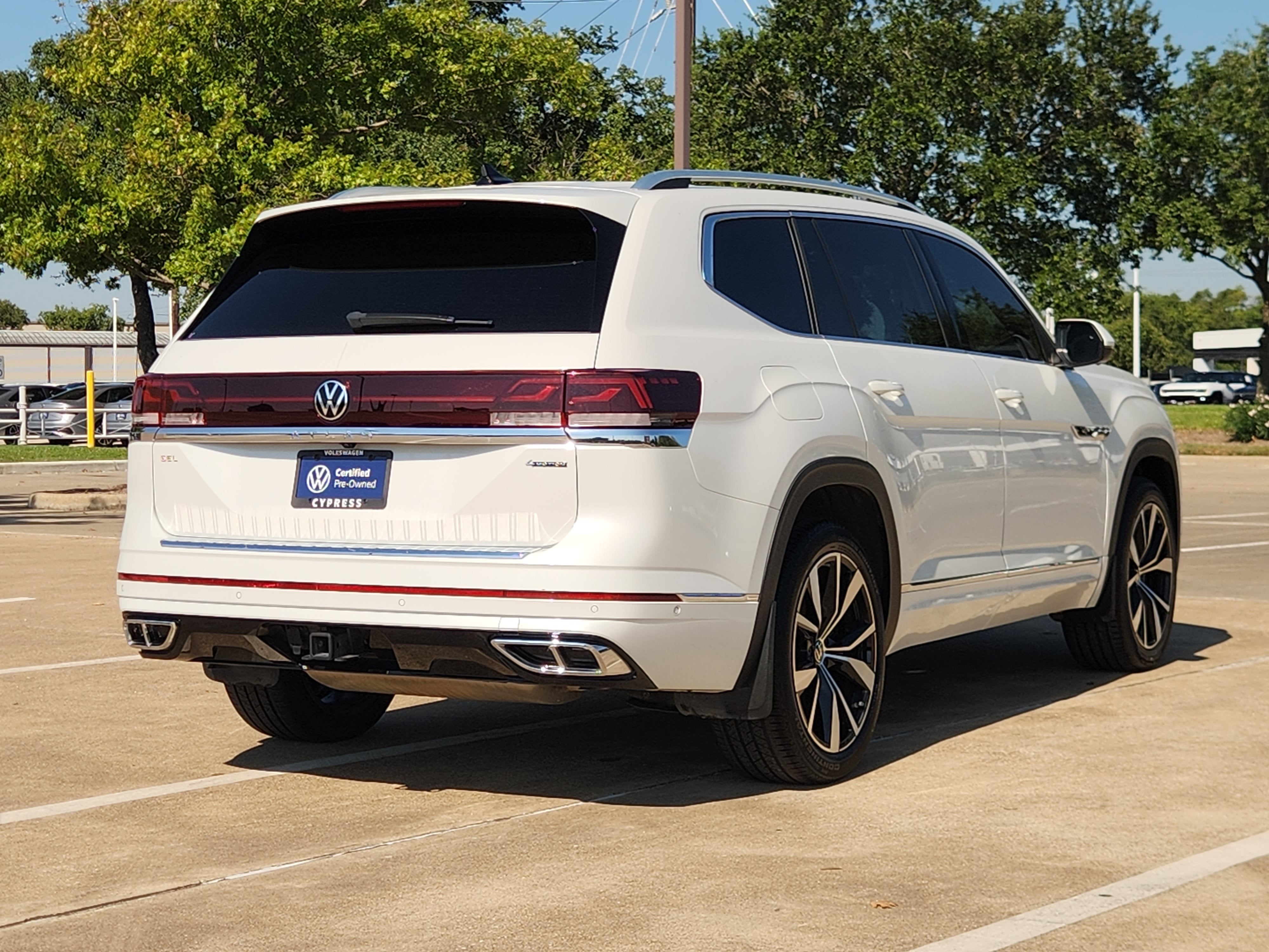 2024 Volkswagen Atlas 2.0T SEL Premium R-Line