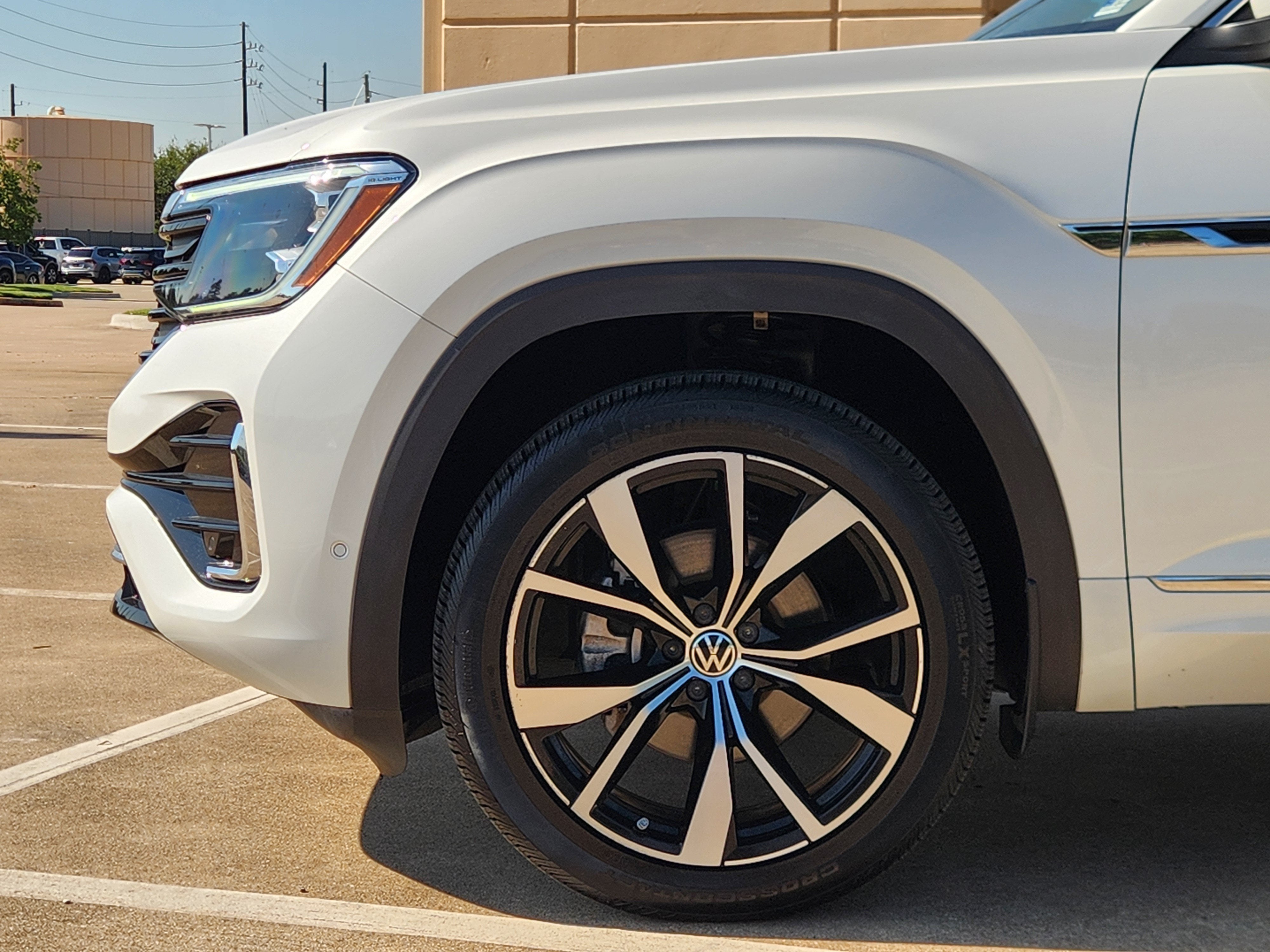 2024 Volkswagen Atlas 2.0T SEL Premium R-Line